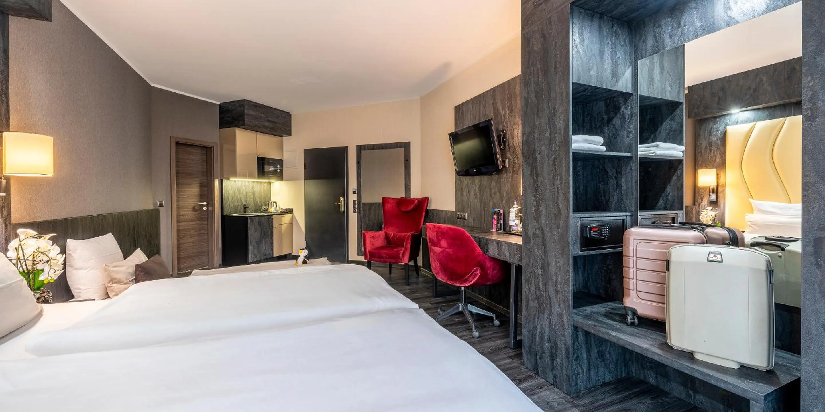 Photo of the whole room, Bed in Best Western Hotel Schmoeker-Hof