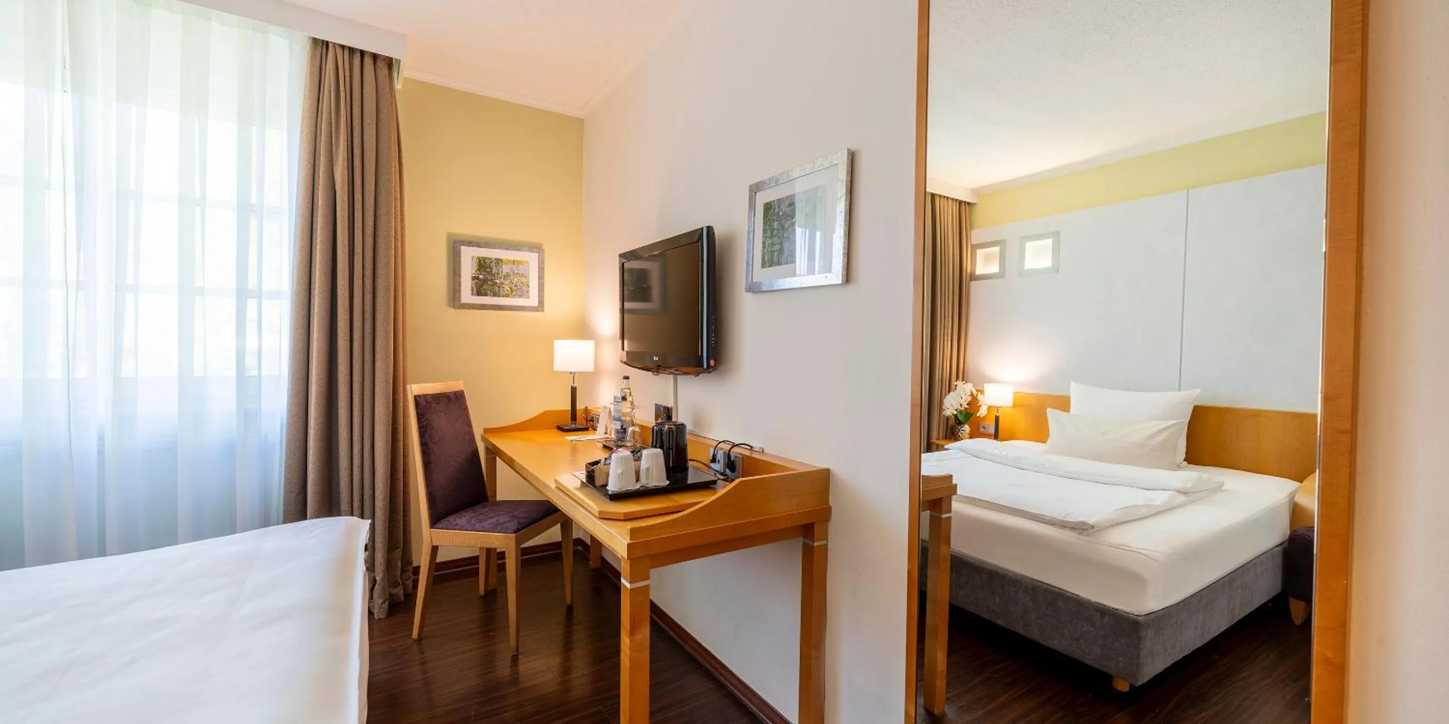 Photo of the whole room, Bed in Best Western Hotel Schmoeker-Hof