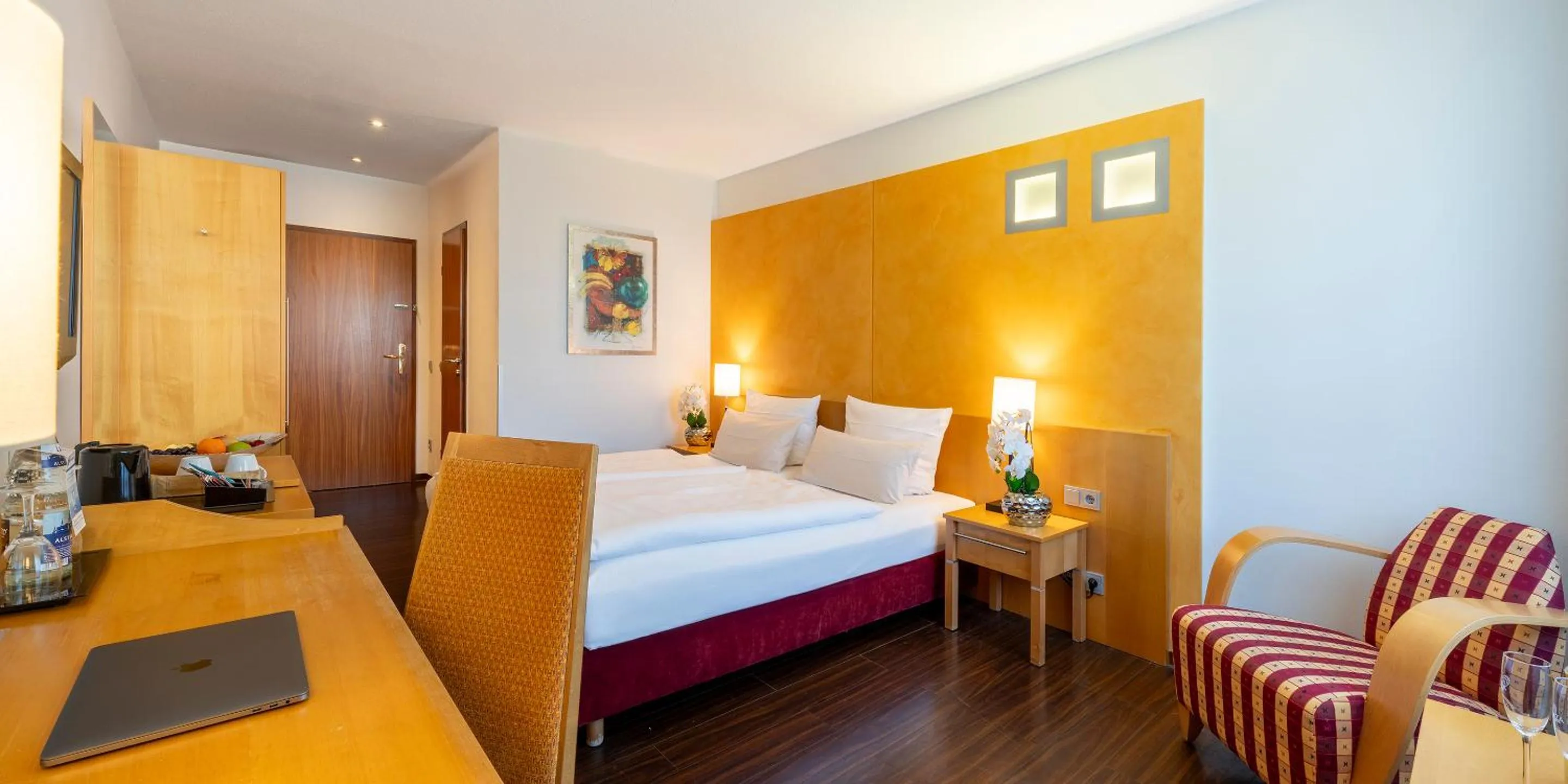 Photo of the whole room, Bed in Best Western Hotel Schmoeker-Hof