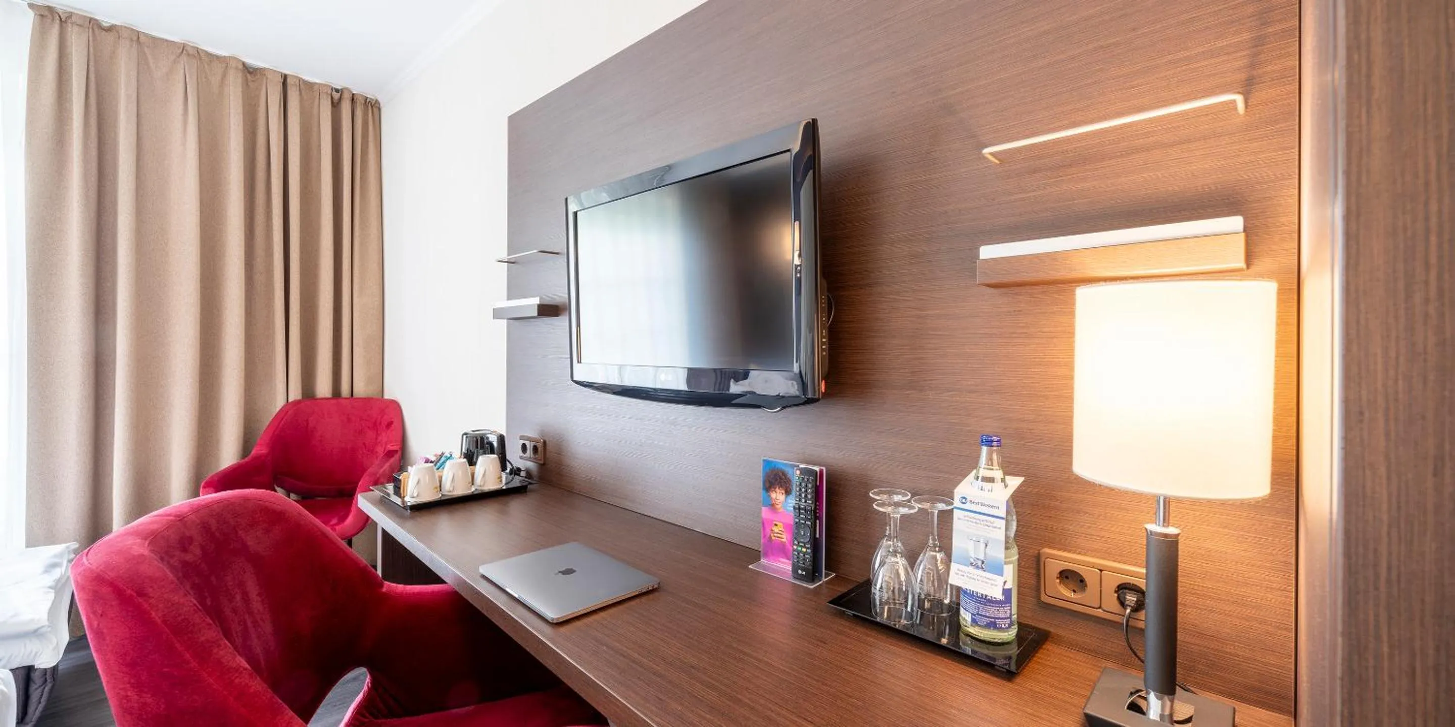 TV and multimedia in Best Western Hotel Schmoeker-Hof