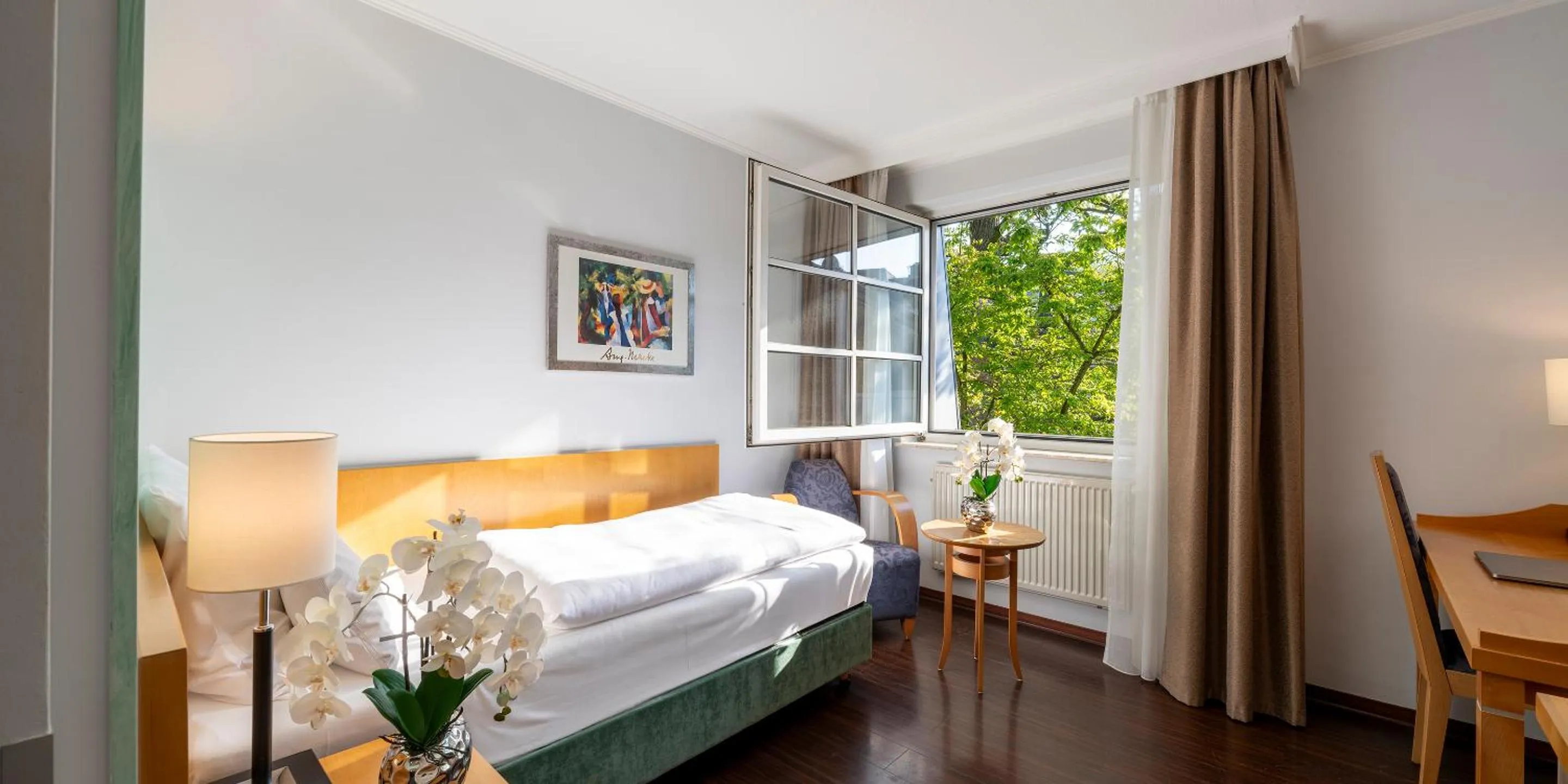 View (from property/room), Bed in Best Western Hotel Schmoeker-Hof