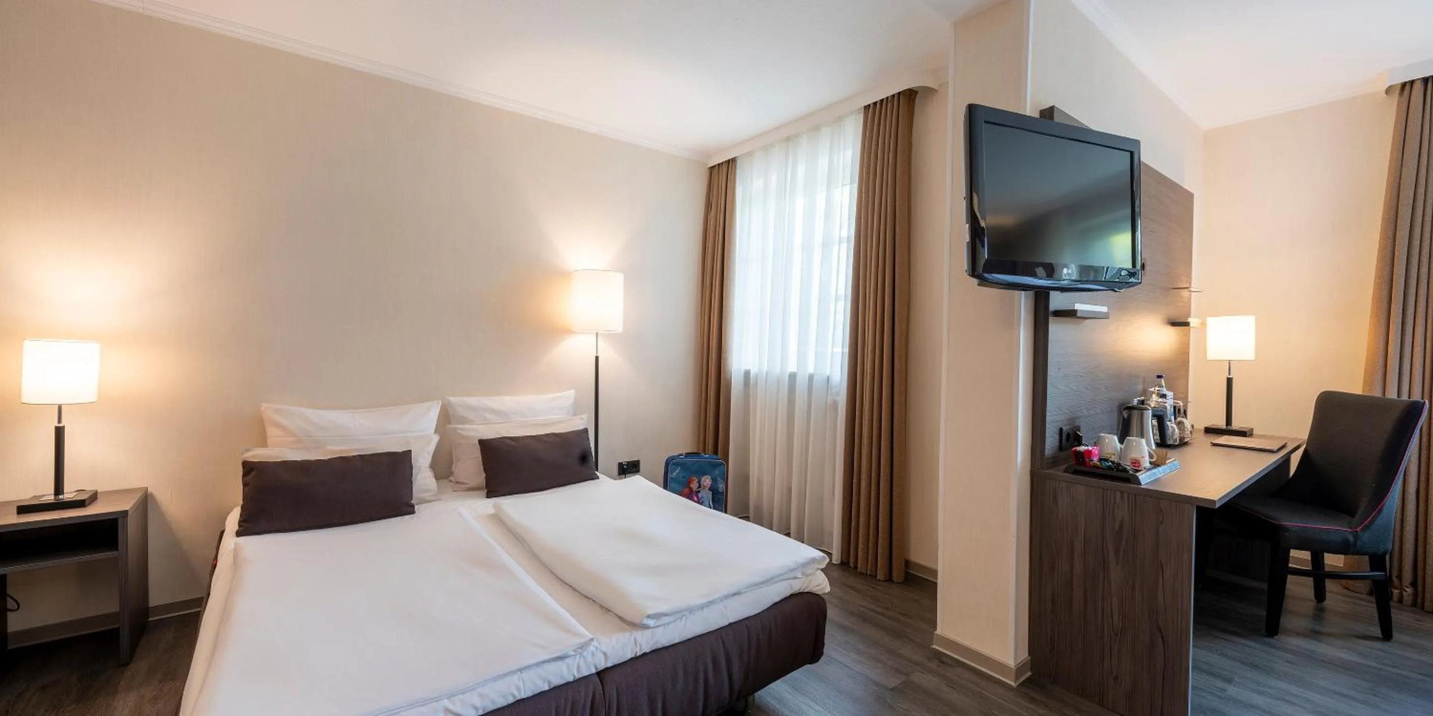 TV and multimedia, Bed in Best Western Hotel Schmoeker-Hof