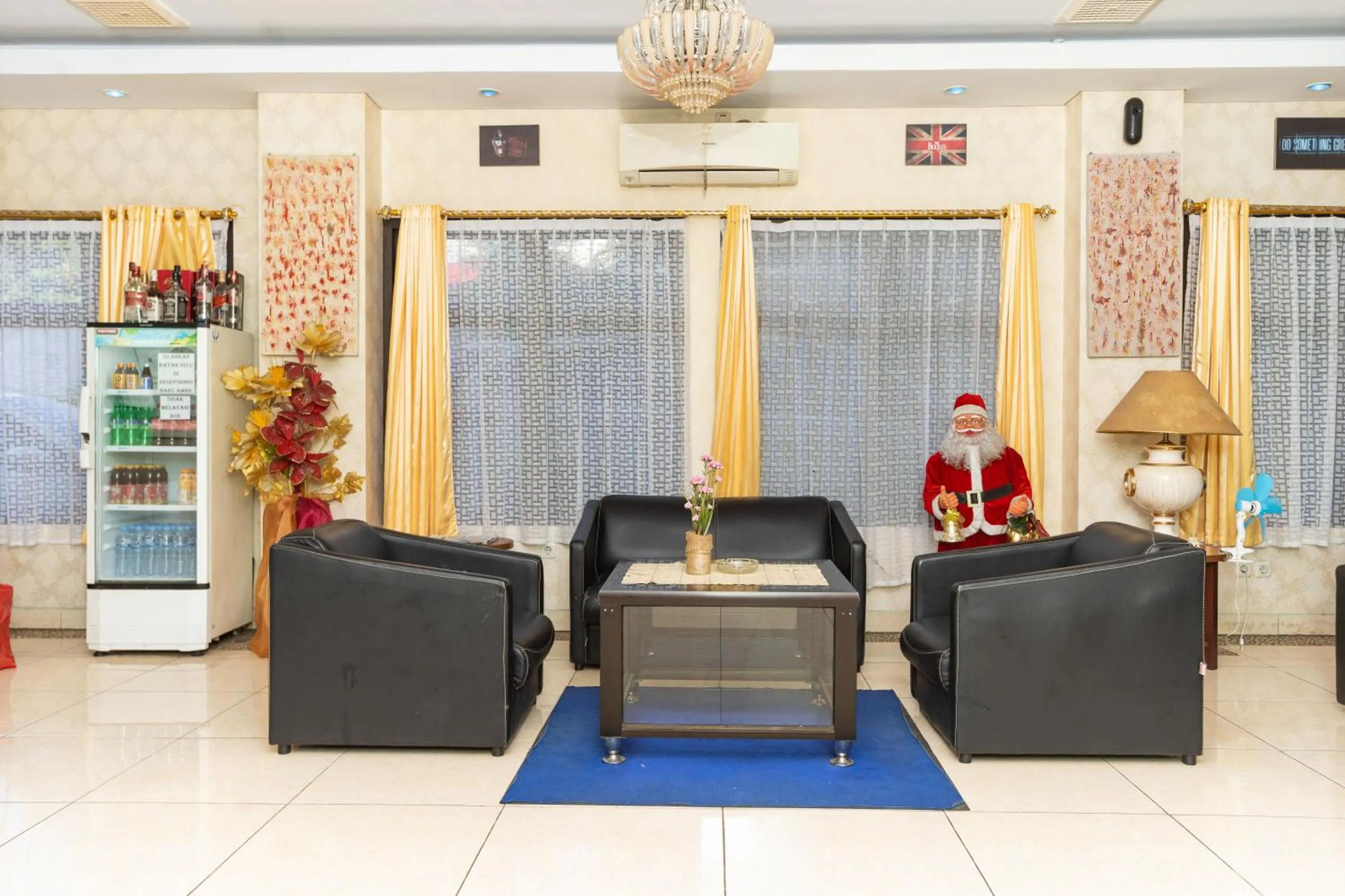 Lobby or reception in RedDoorz Plus @ Jalan Pumorow Manado