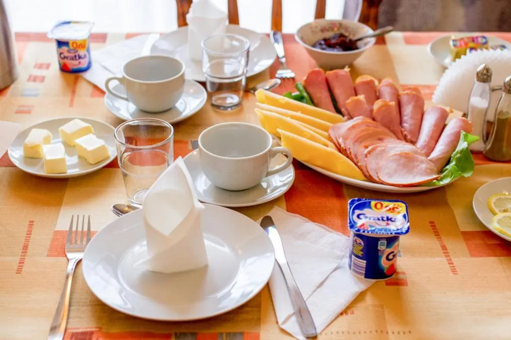 Restaurant/places to eat in Hostel Rest