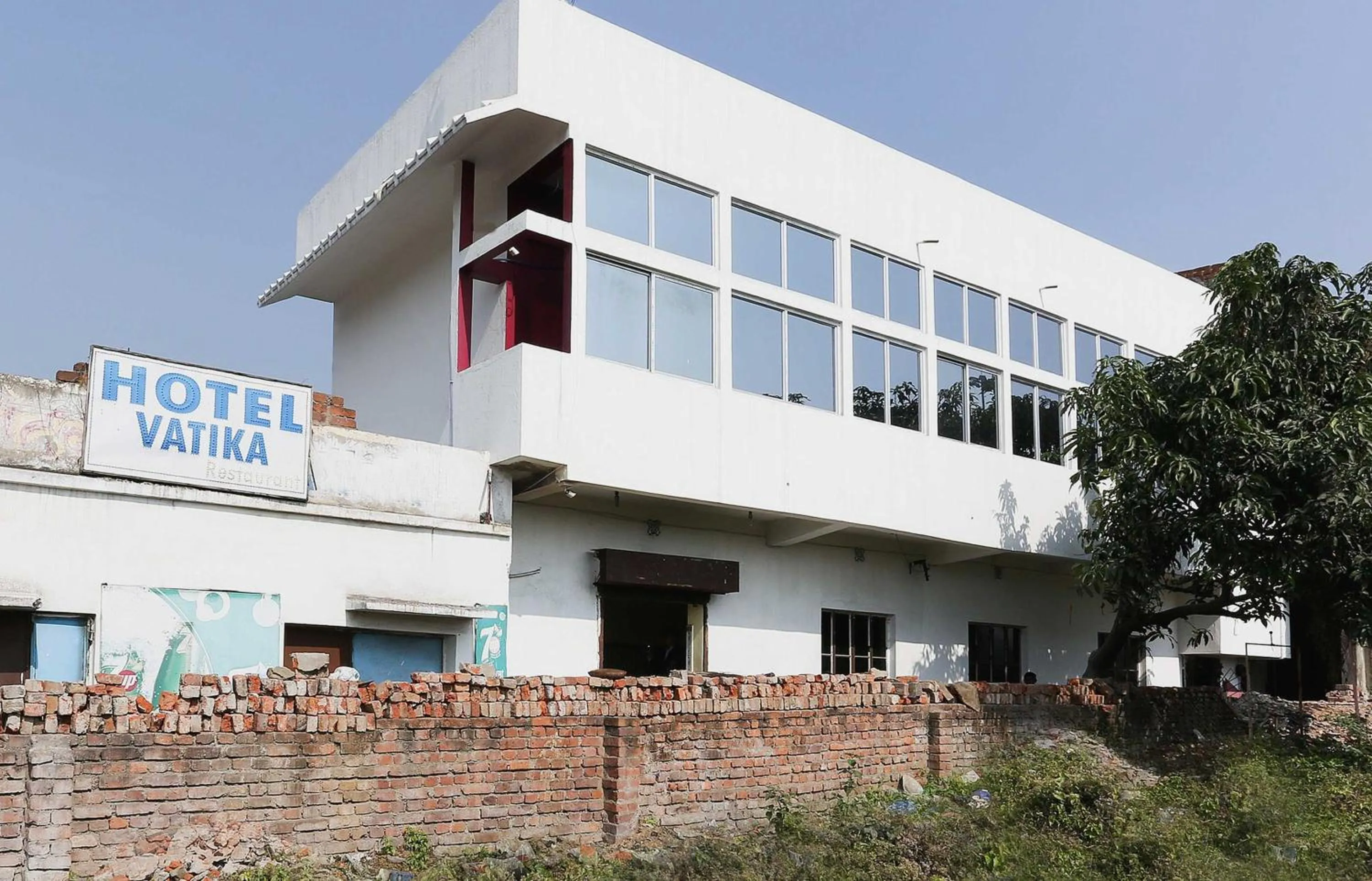 Facade/entrance in Hotel O Vatika Hotel