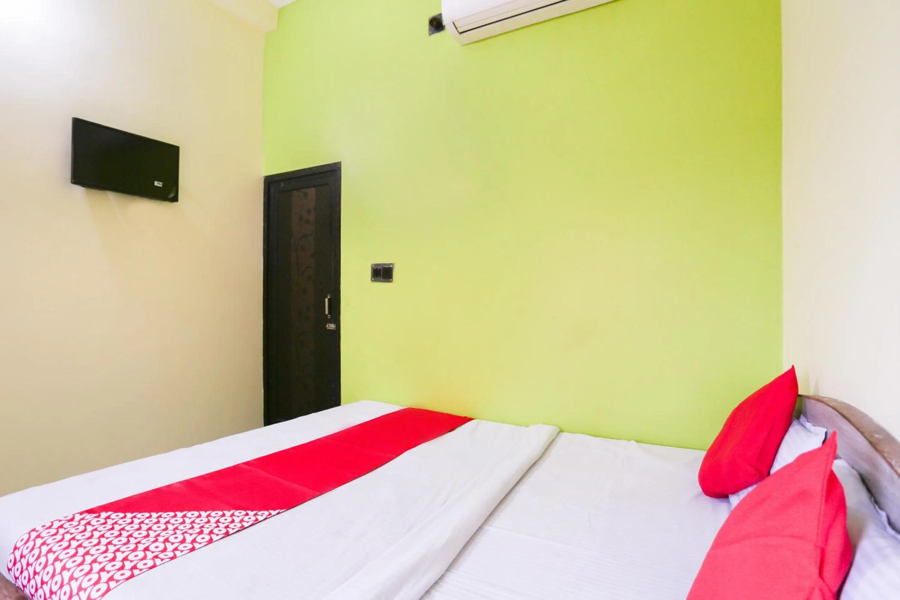 Bedroom in Hotel O Vatika Hotel