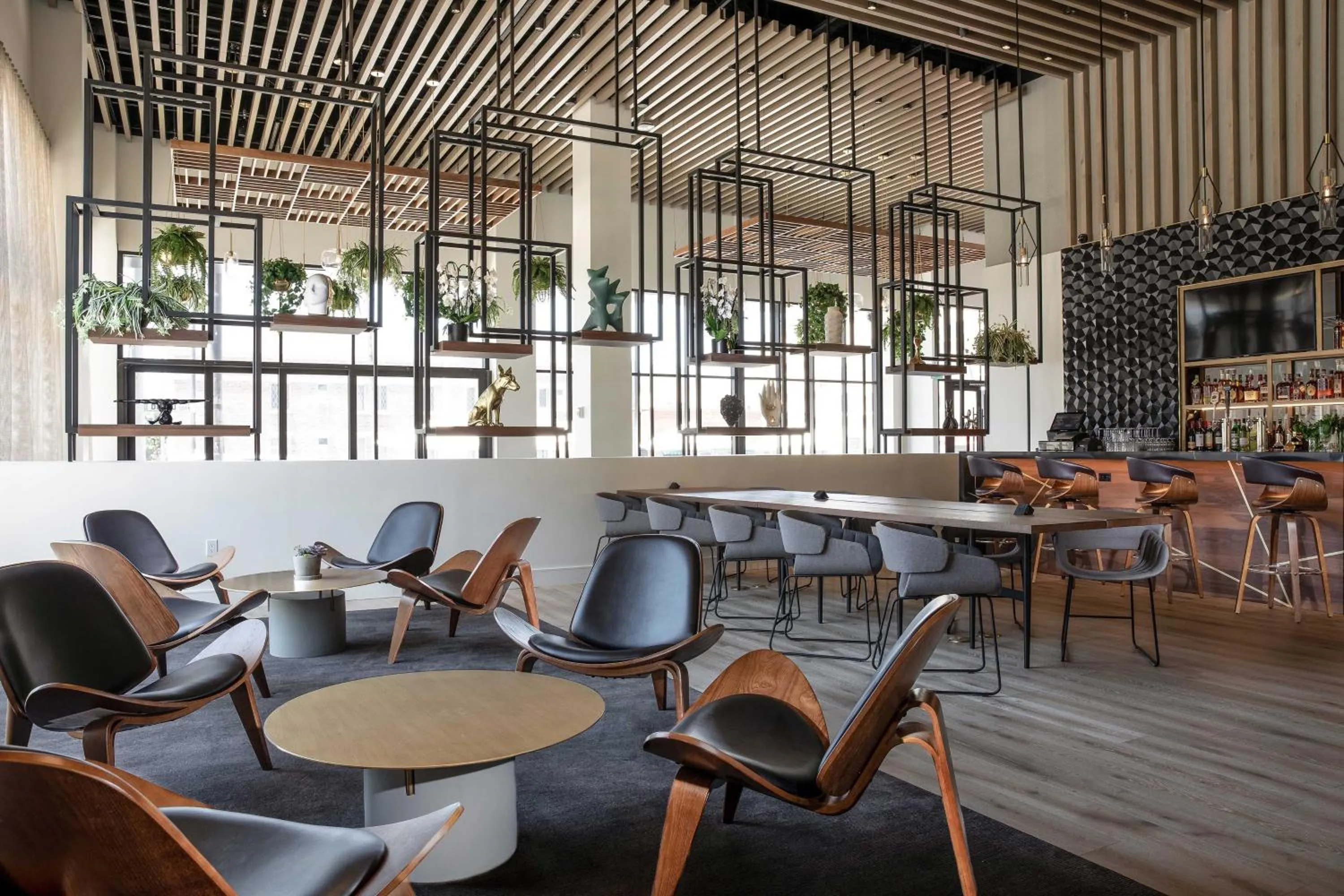 Lobby or reception in The Glenmark, Glendale, a Tribute Portfolio Hotel