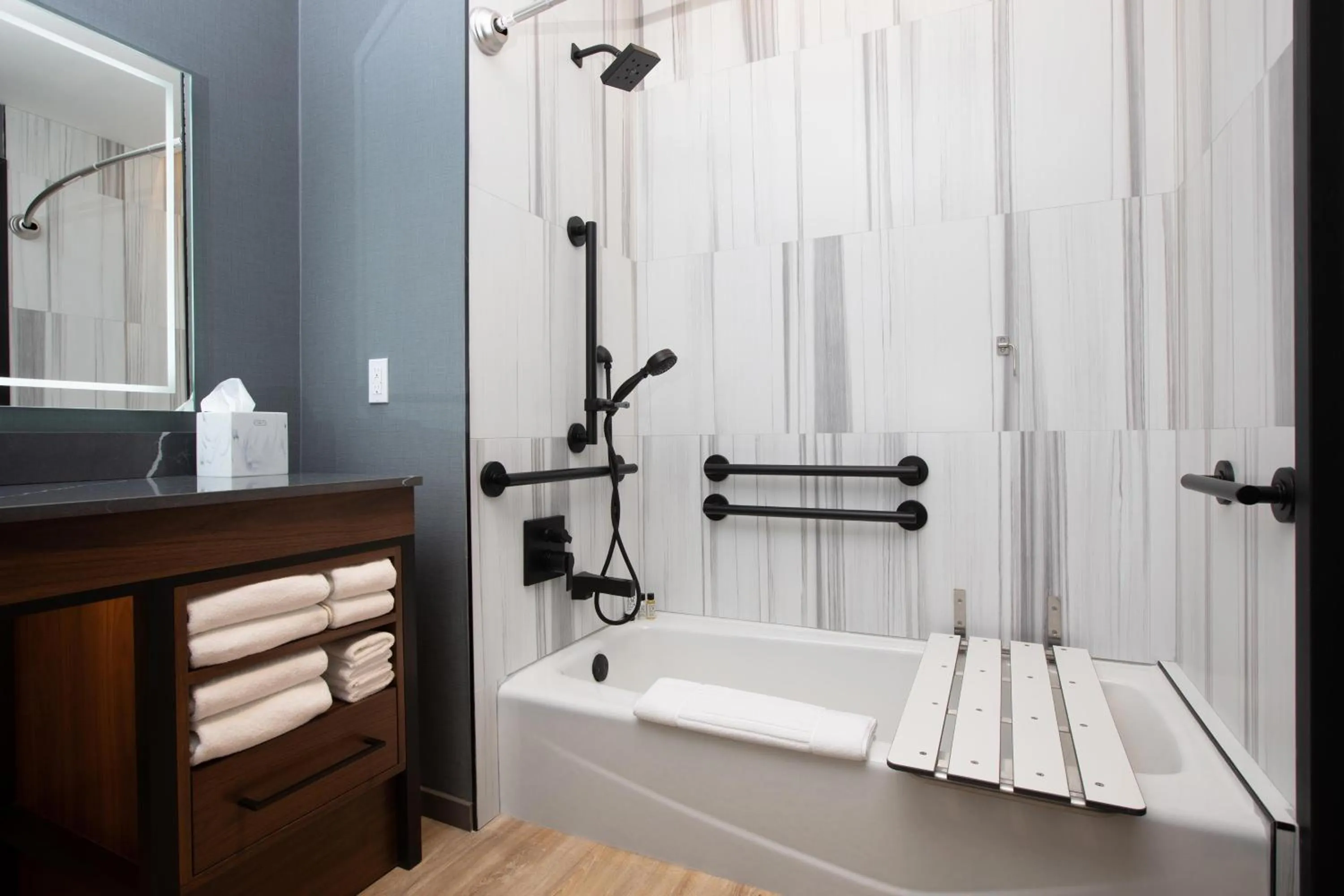 Bathroom in The Glenmark, Glendale, a Tribute Portfolio Hotel