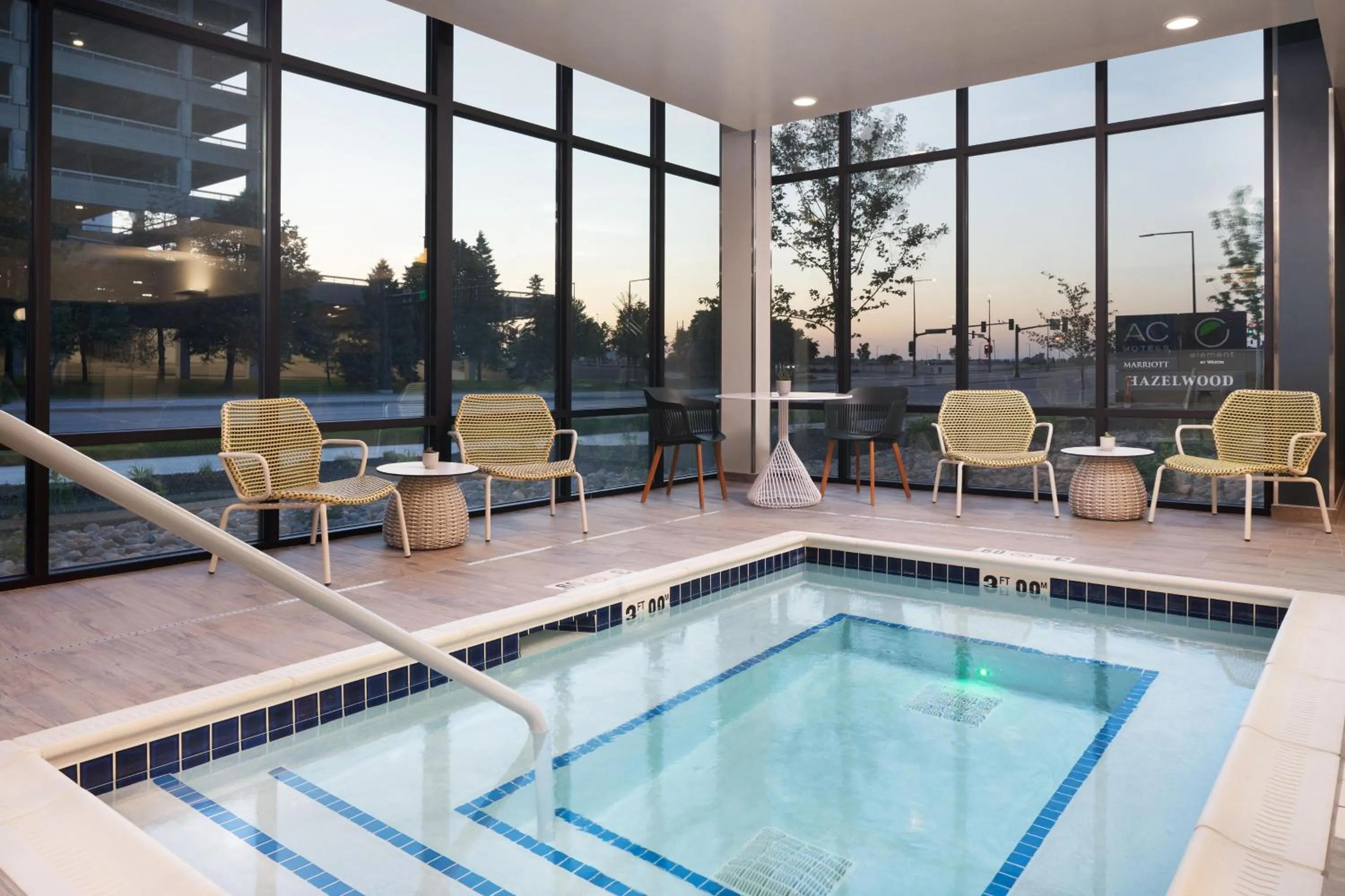 Swimming pool in Element Bloomington Mall of America