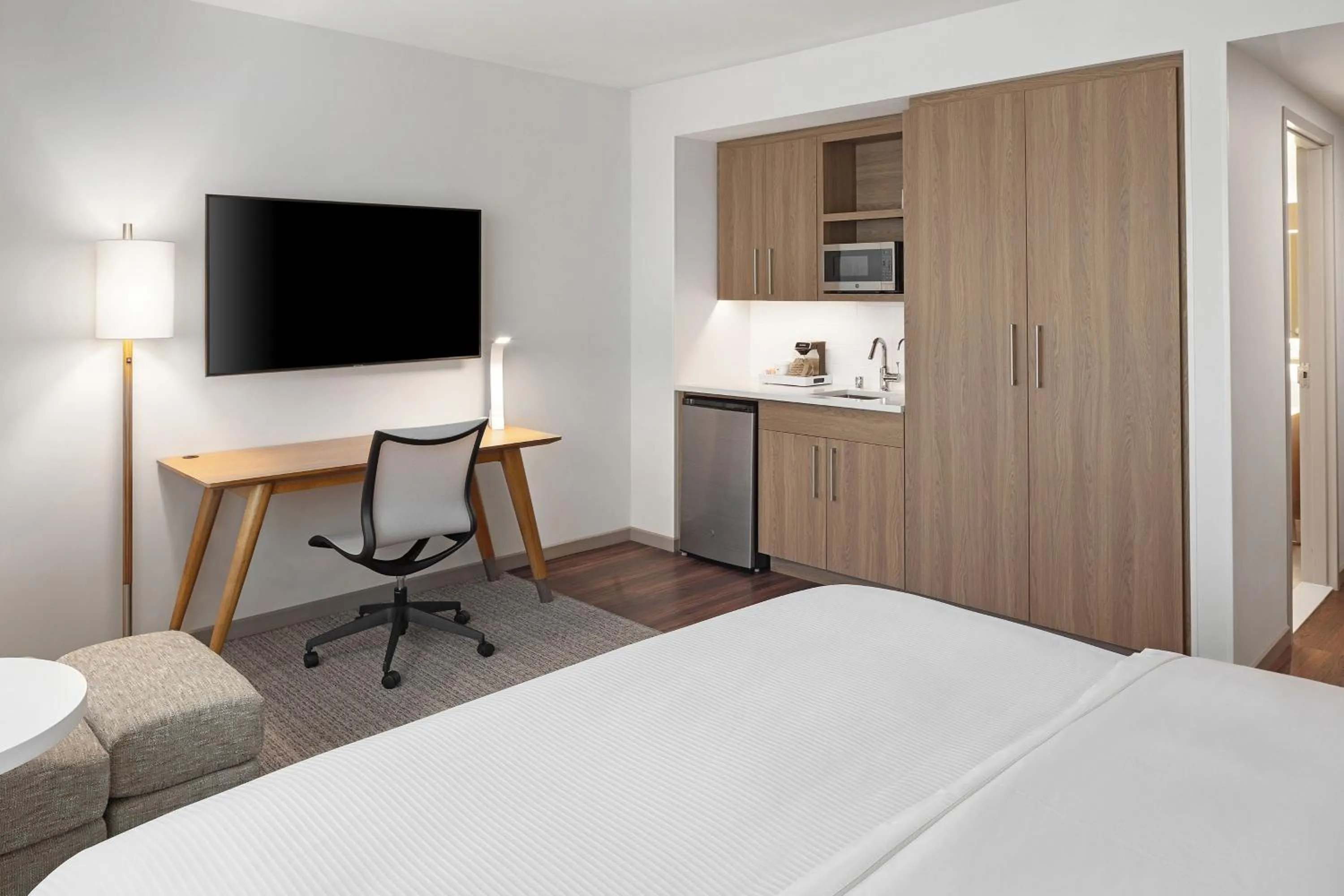 Photo of the whole room, Bed in Element Bloomington Mall of America