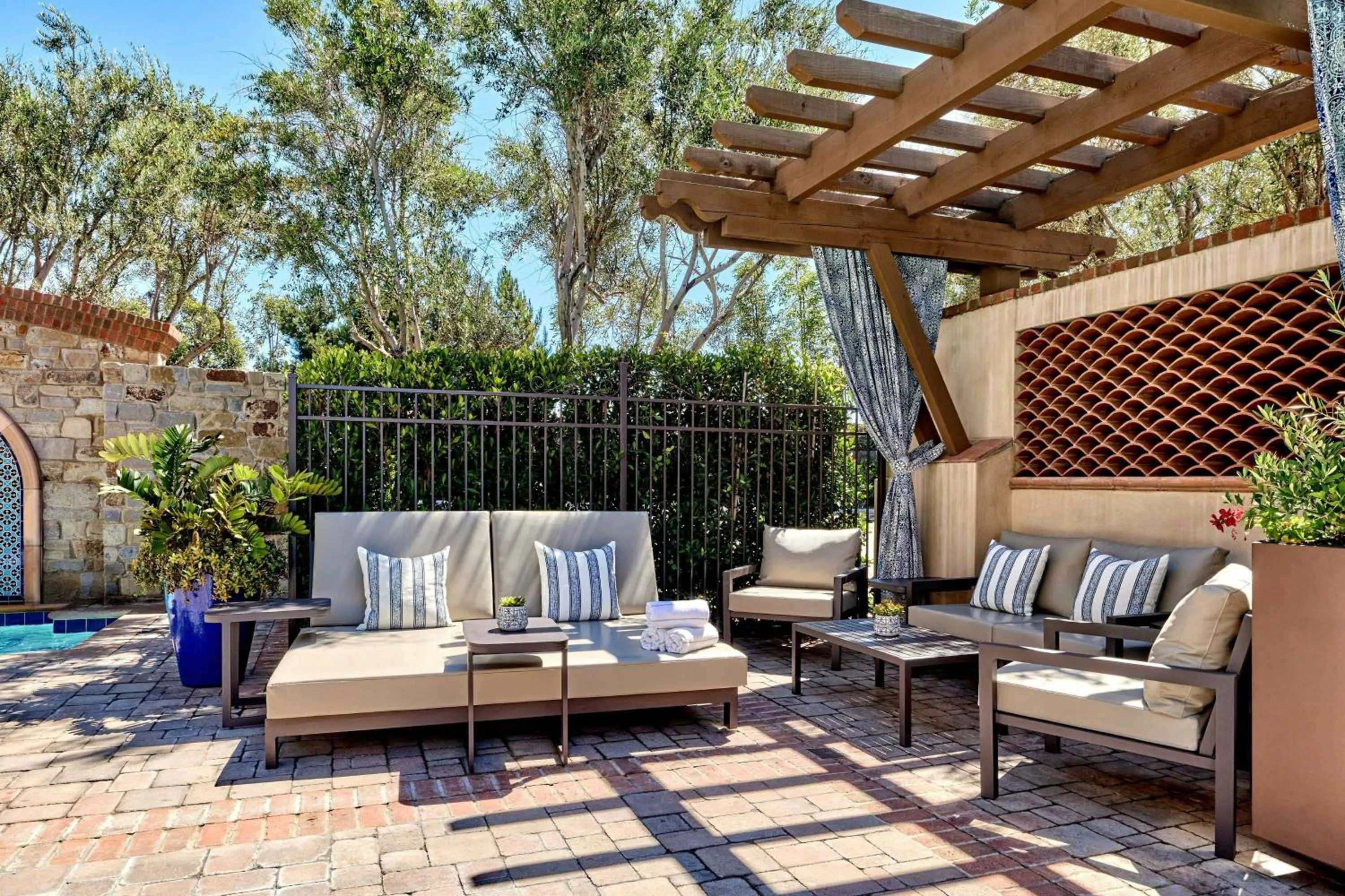 Lounge or bar in Inn at the Mission San Juan Capistrano, Autograph Collection