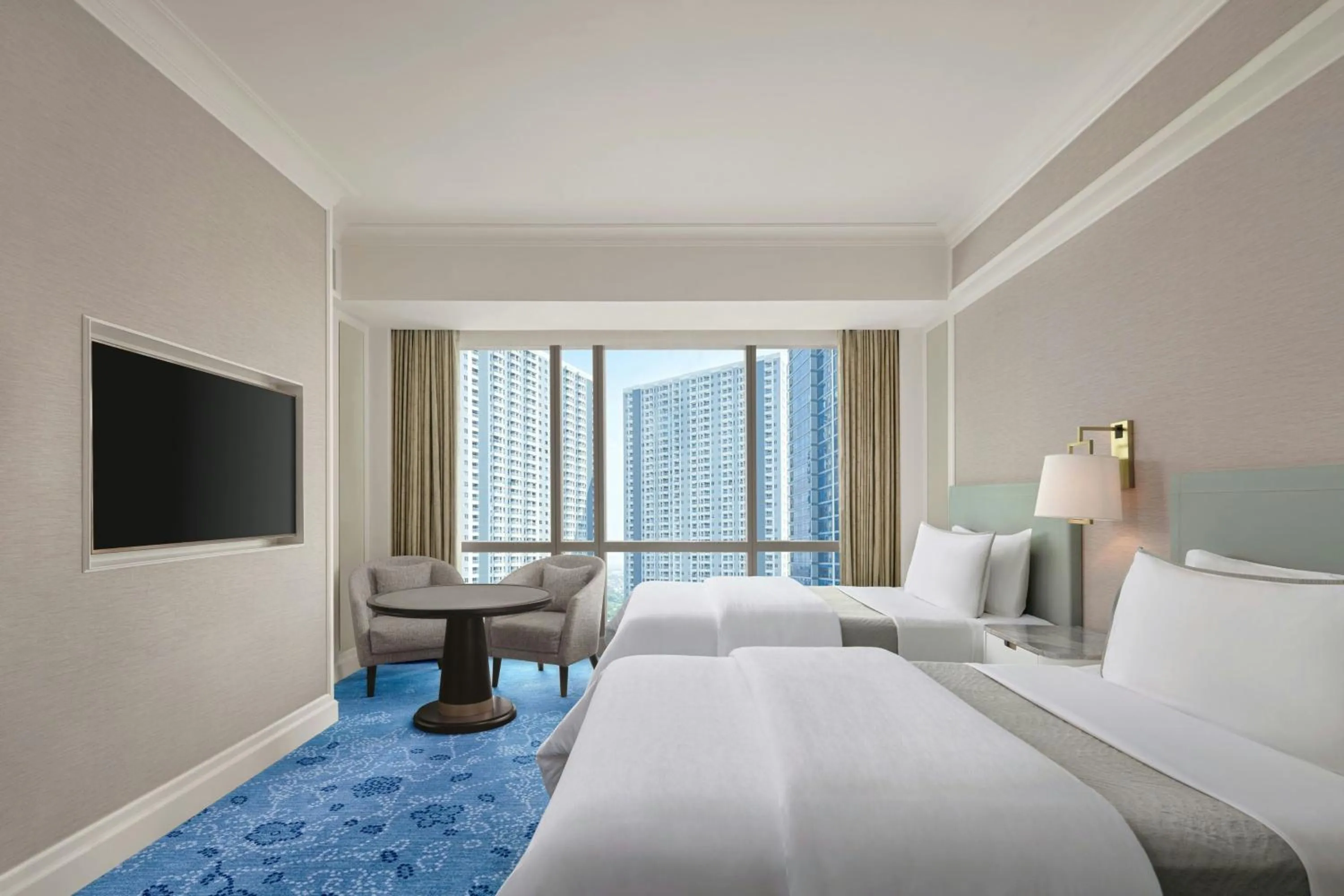 Photo of the whole room, Bed in The Westin Surabaya