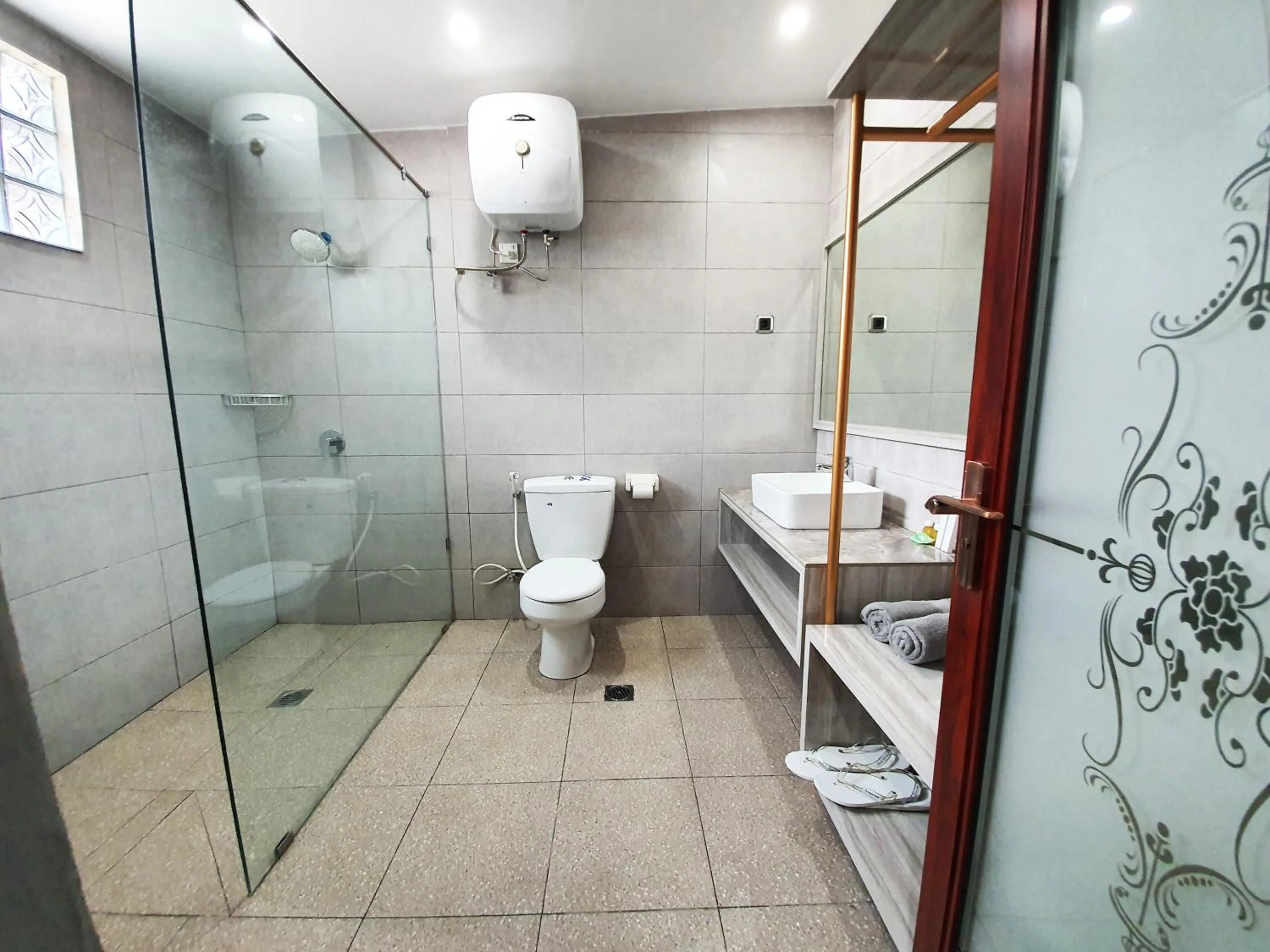 Bathroom in Sanur Agung Suite