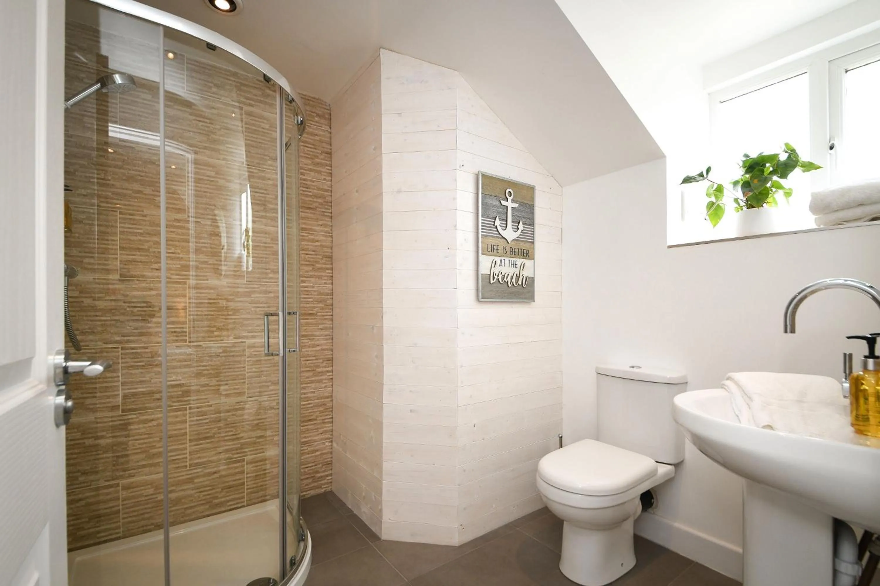 Shower in Lakeside Old Hunstanton