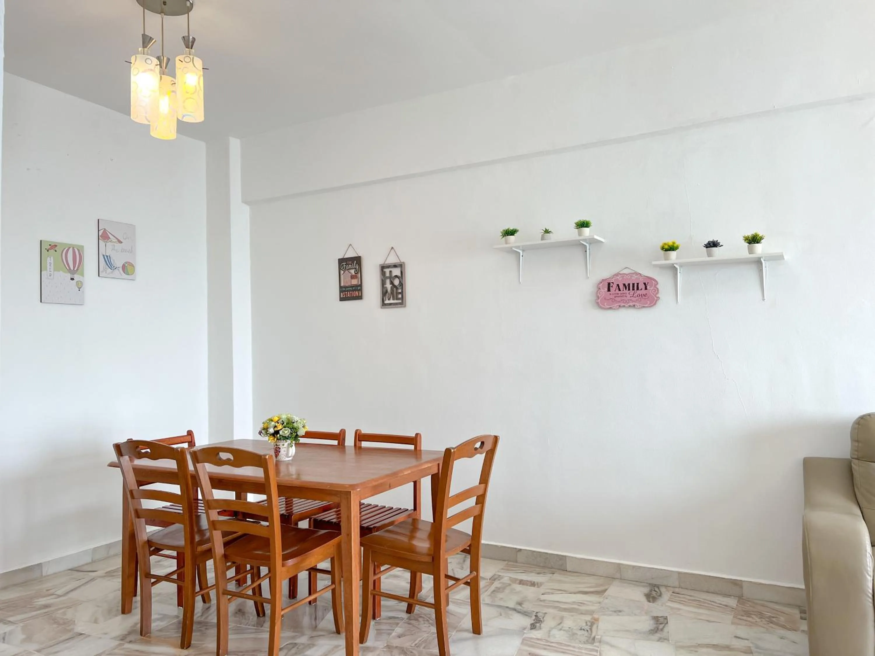 Dining area in Maison Seaview Suites Port Dickson