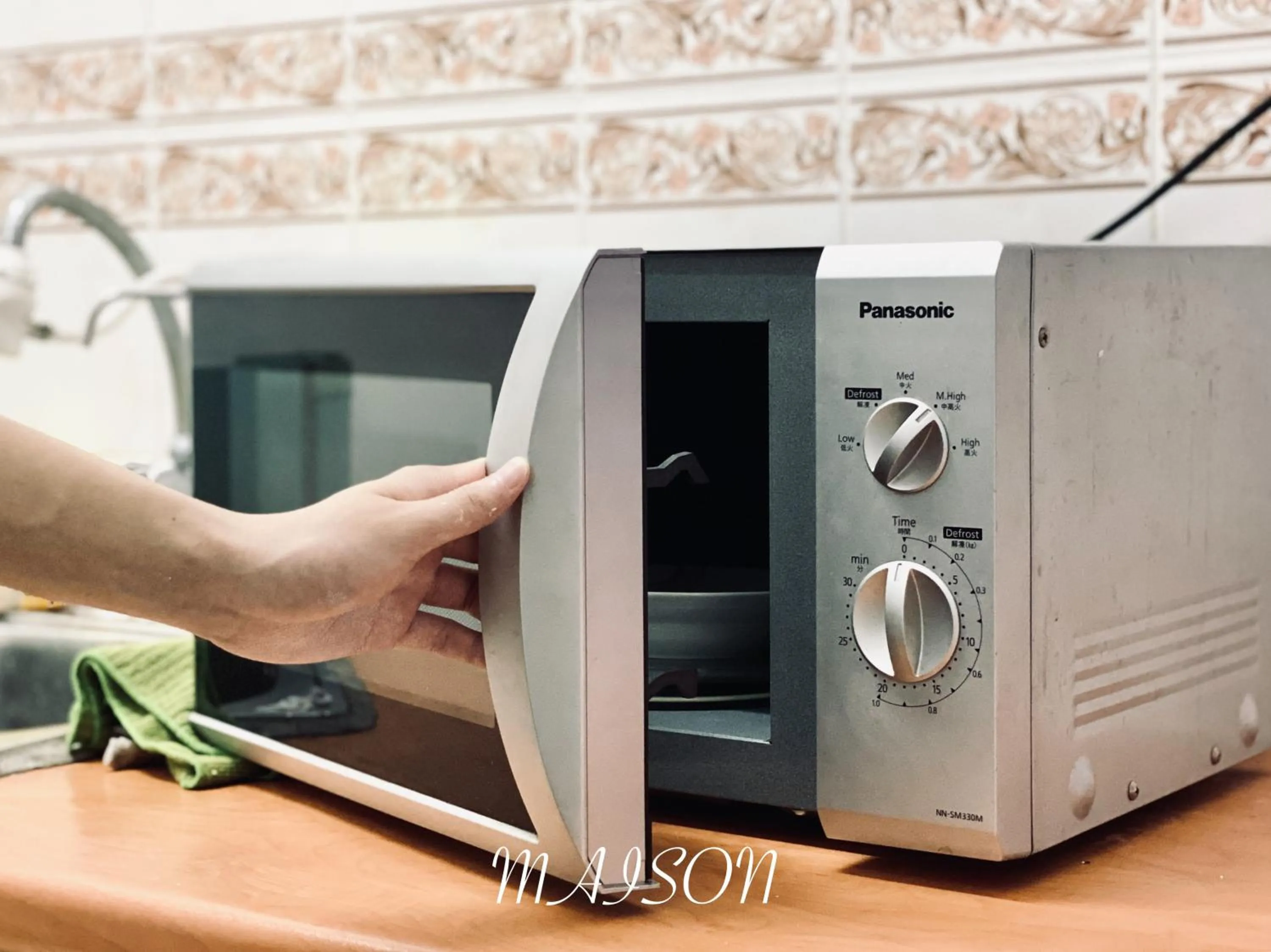 Kitchen or kitchenette in Maison Seaview Suites Port Dickson