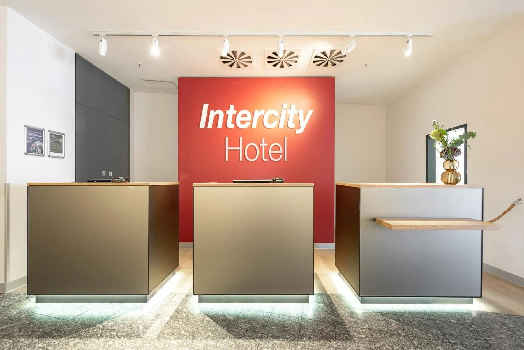 Lobby or reception in IntercityHotel Kiel