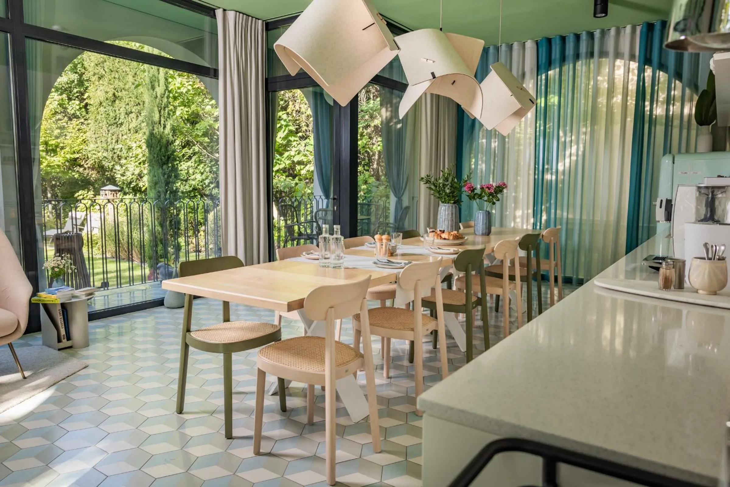 Restaurant/places to eat in Bagatelle Gardenhouse