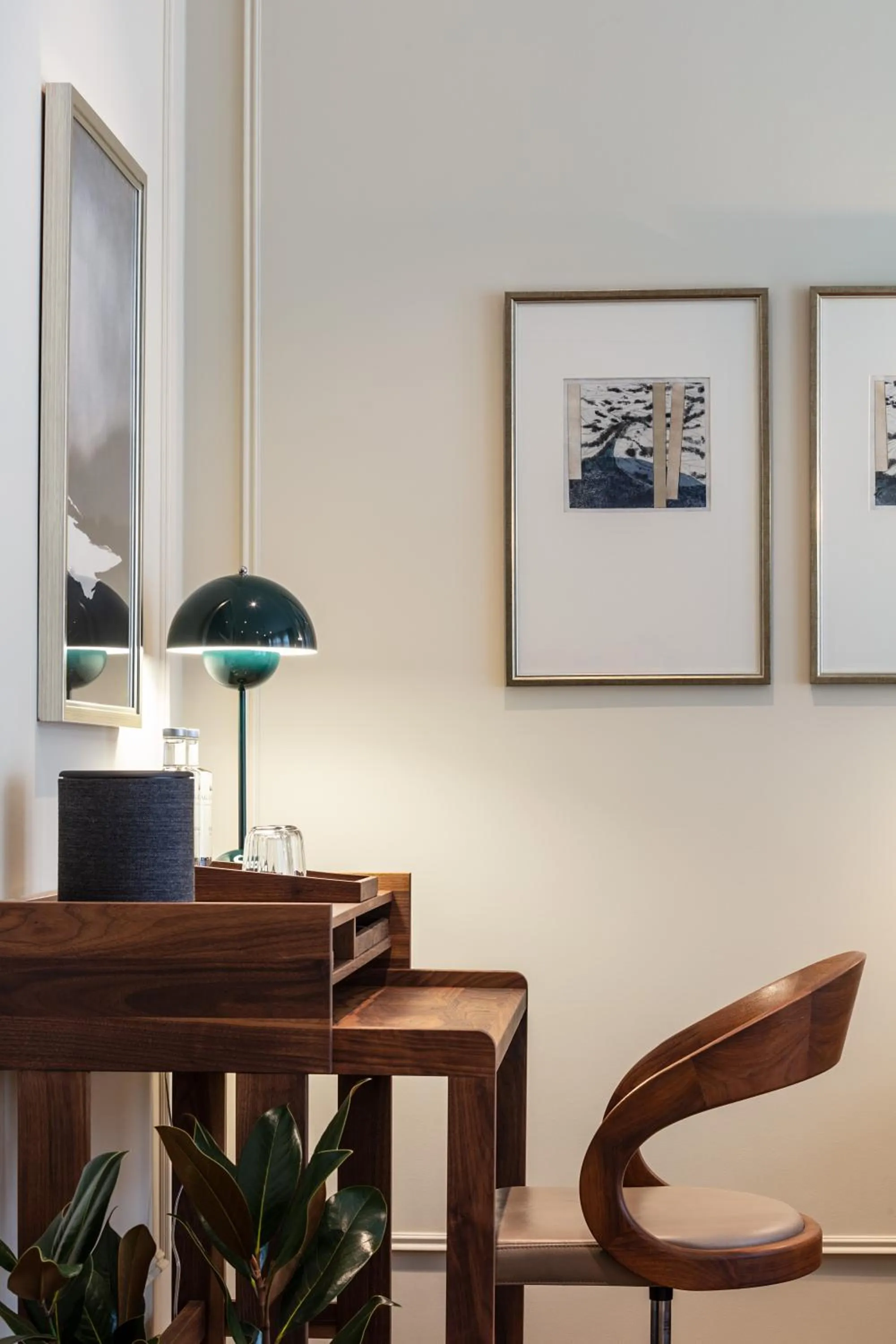 Seating area in Bagatelle Gardenhouse