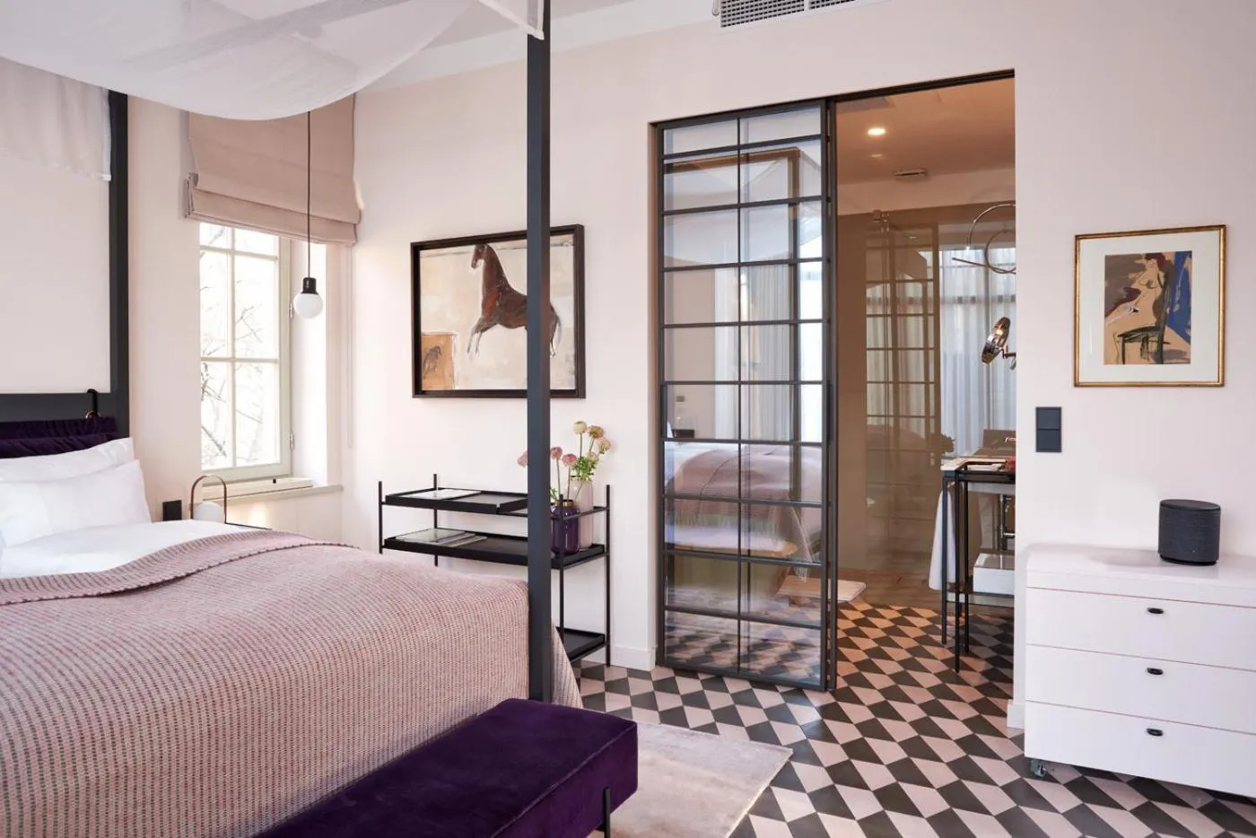 Bed in Bagatelle Gardenhouse