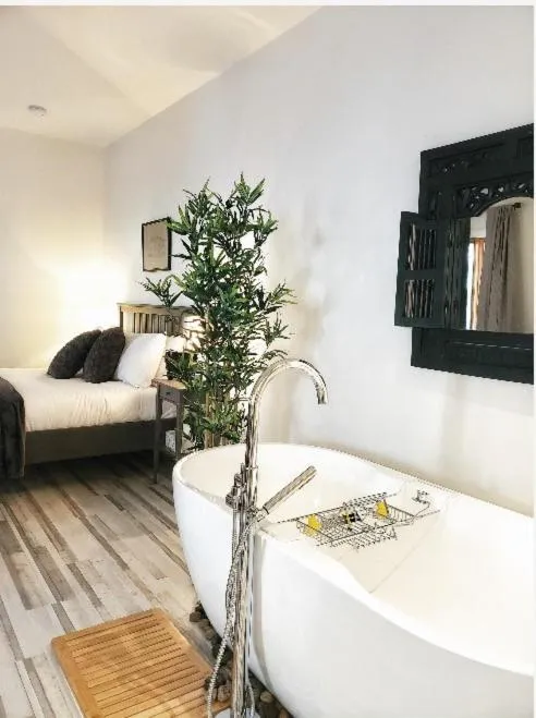 Photo of the whole room, Bed in La Bohème - Bed & Breakfast