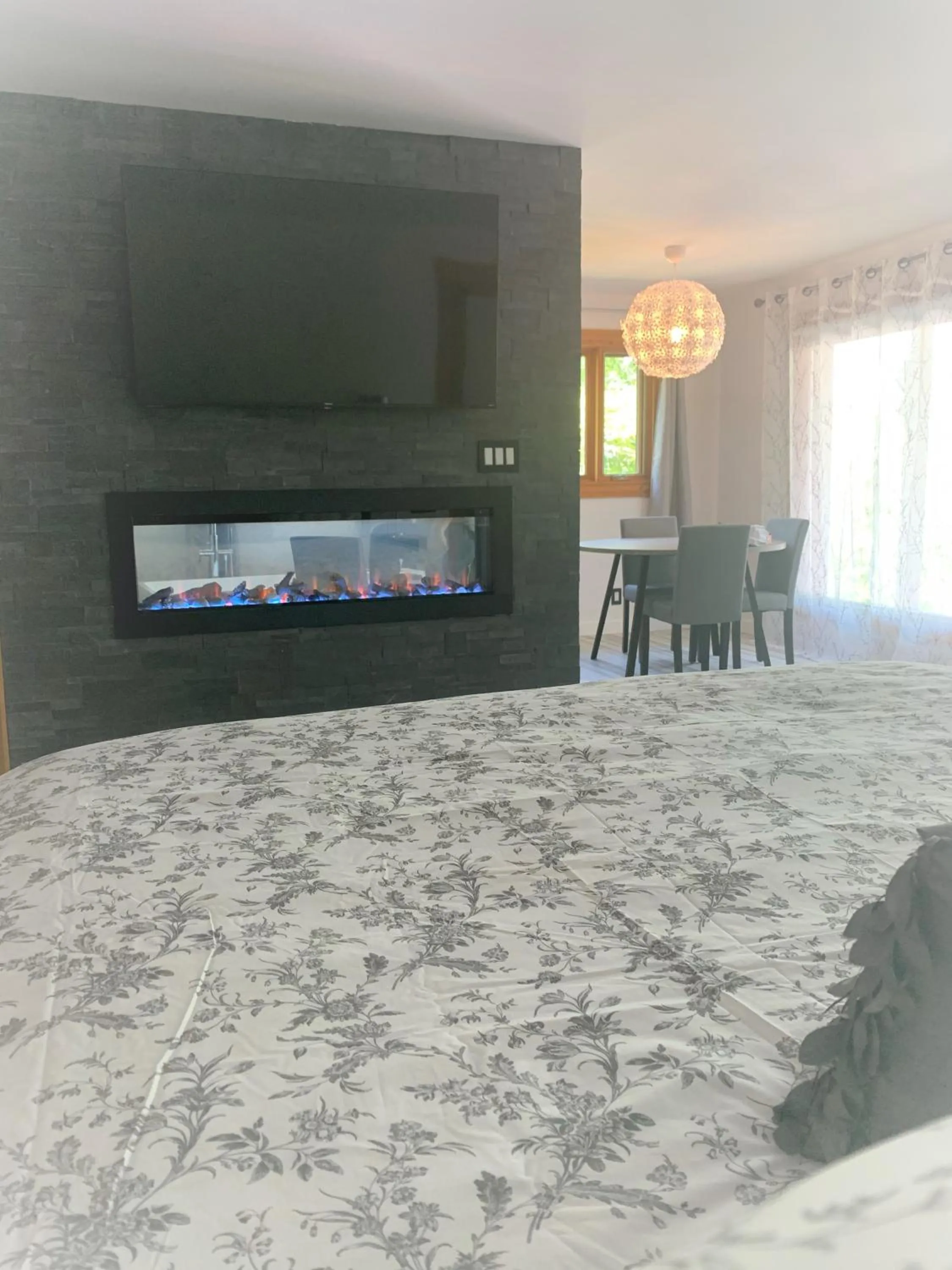 Bed in La Bohème - Bed & Breakfast