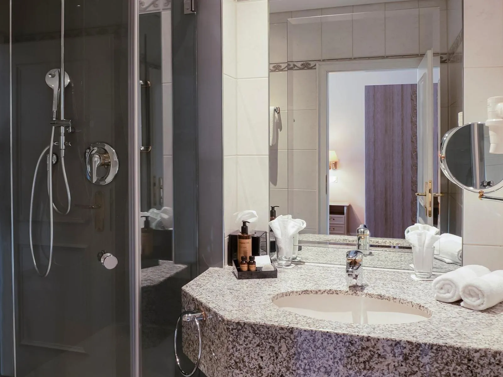 Bathroom in Romantik Hotel-Restaurant Altenberger Hof