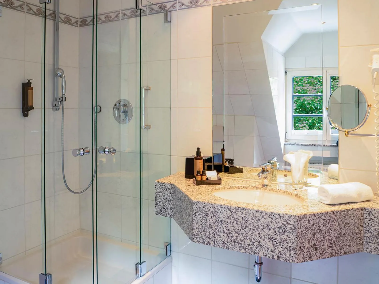 Bathroom in Romantik Hotel-Restaurant Altenberger Hof