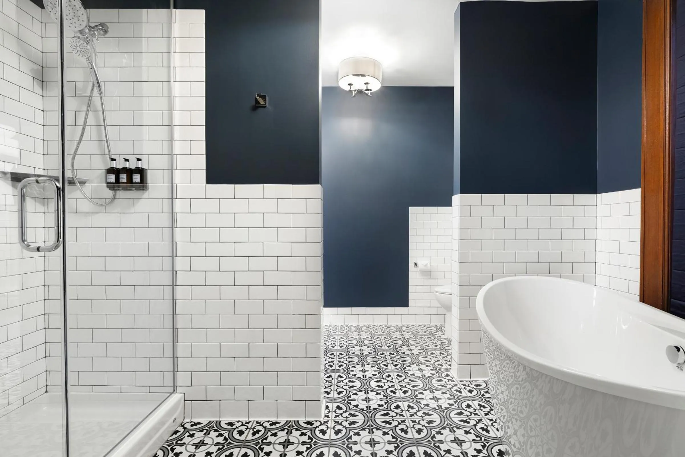 Shower in Celeste of St Paul