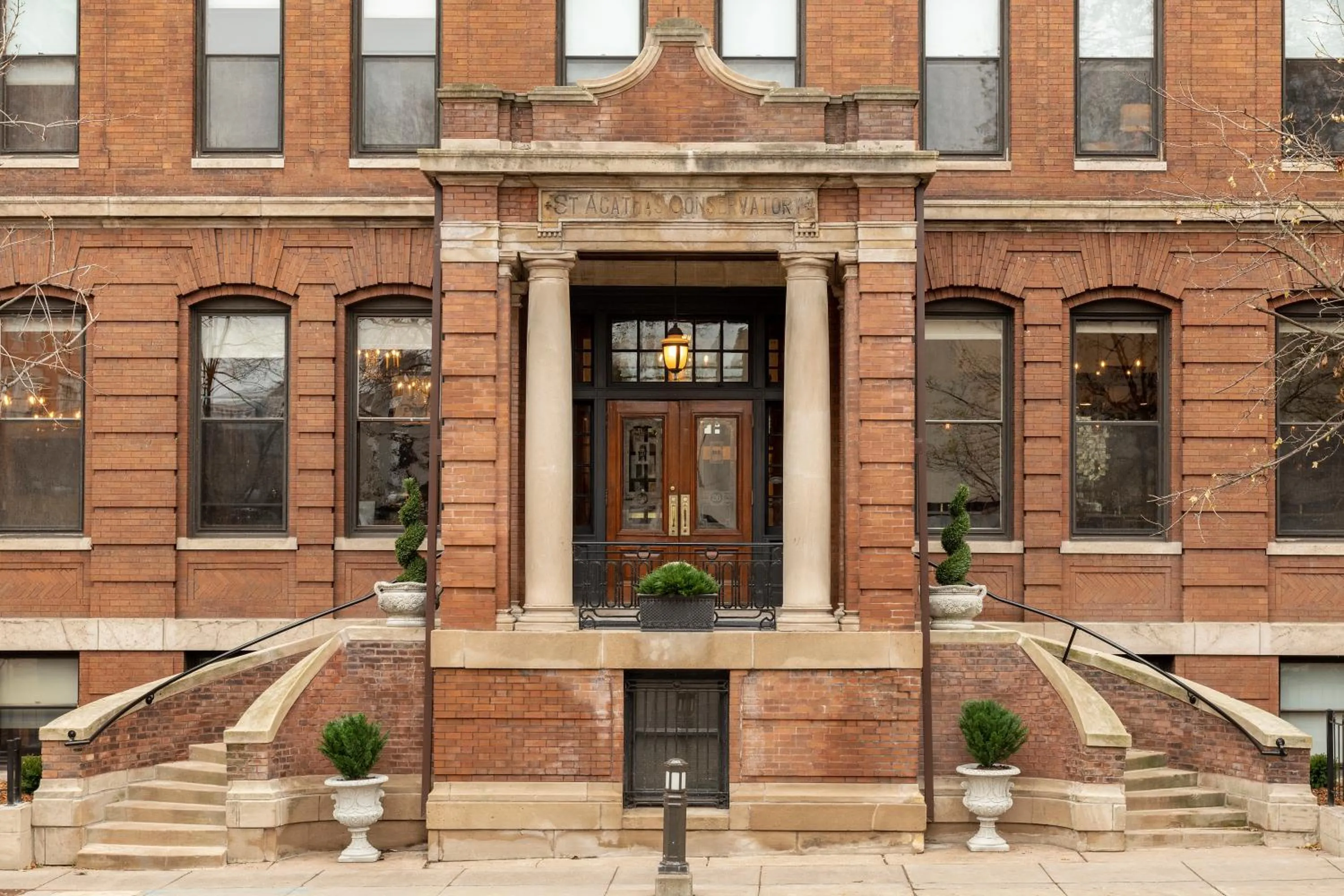 Property building in Celeste of St Paul