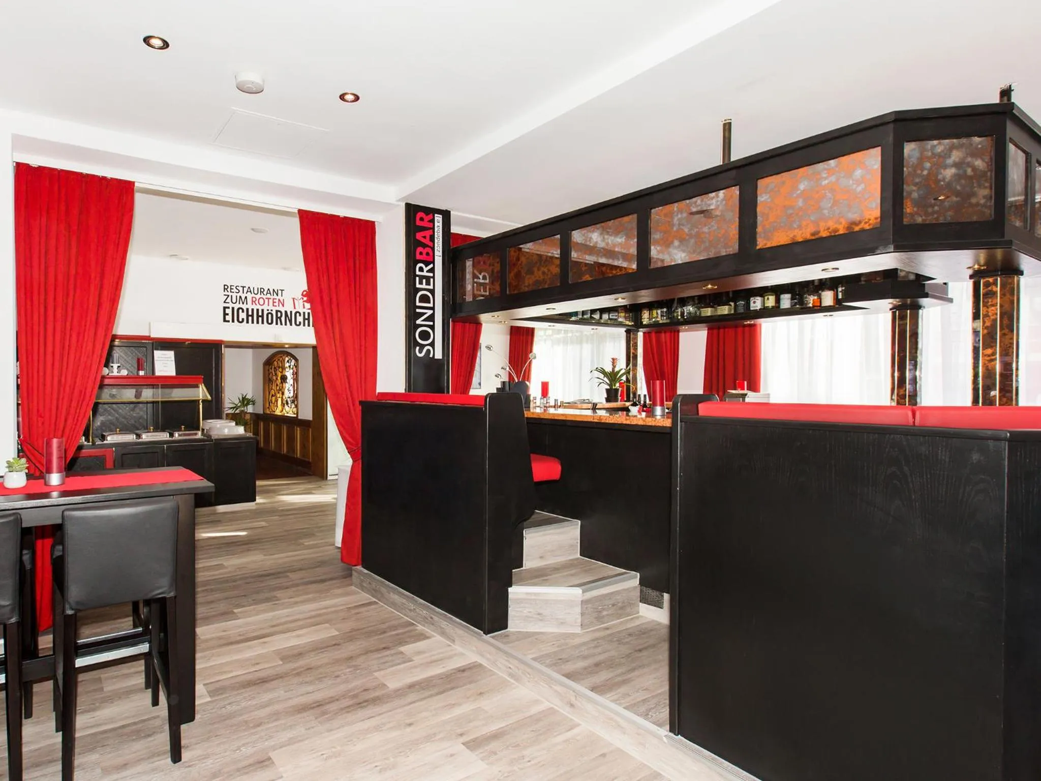 Lobby or reception in DORMERO Hotel München-Kirchheim Messe