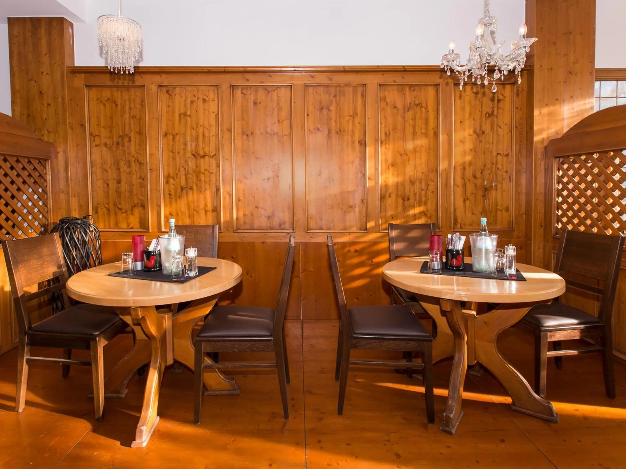 Restaurant/places to eat in DORMERO Hotel München-Kirchheim Messe