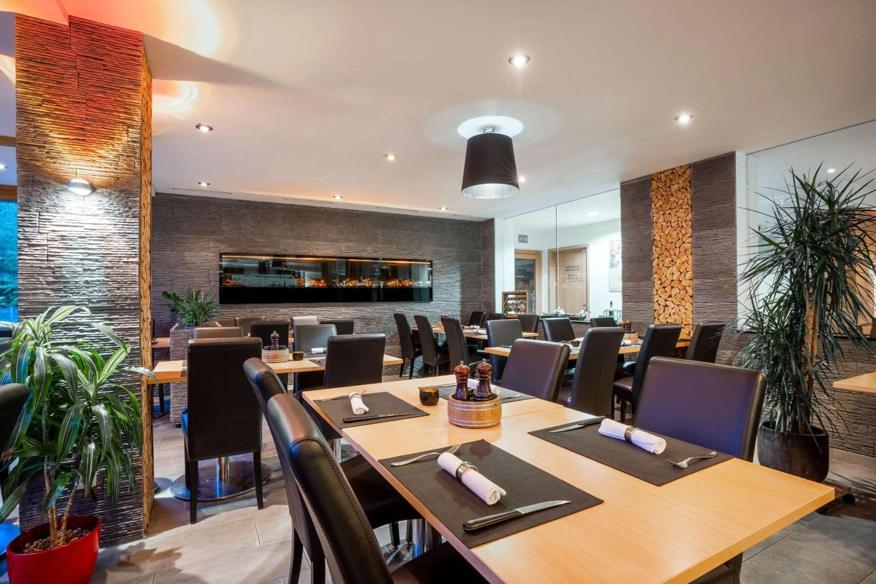 Restaurant/places to eat in Quality Hotel & Suites Muenchen Messe