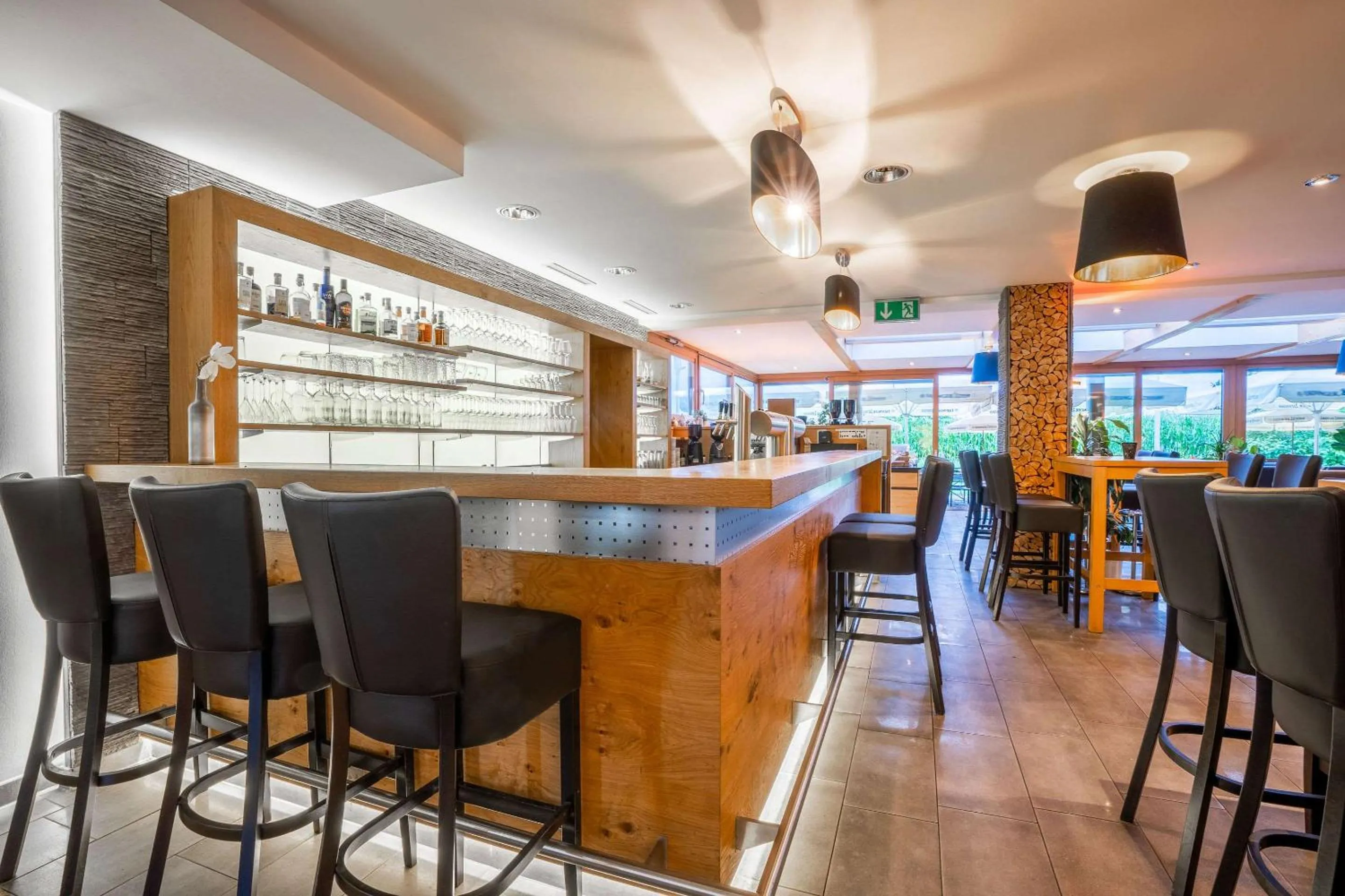 Lounge or bar in Quality Hotel & Suites Muenchen Messe