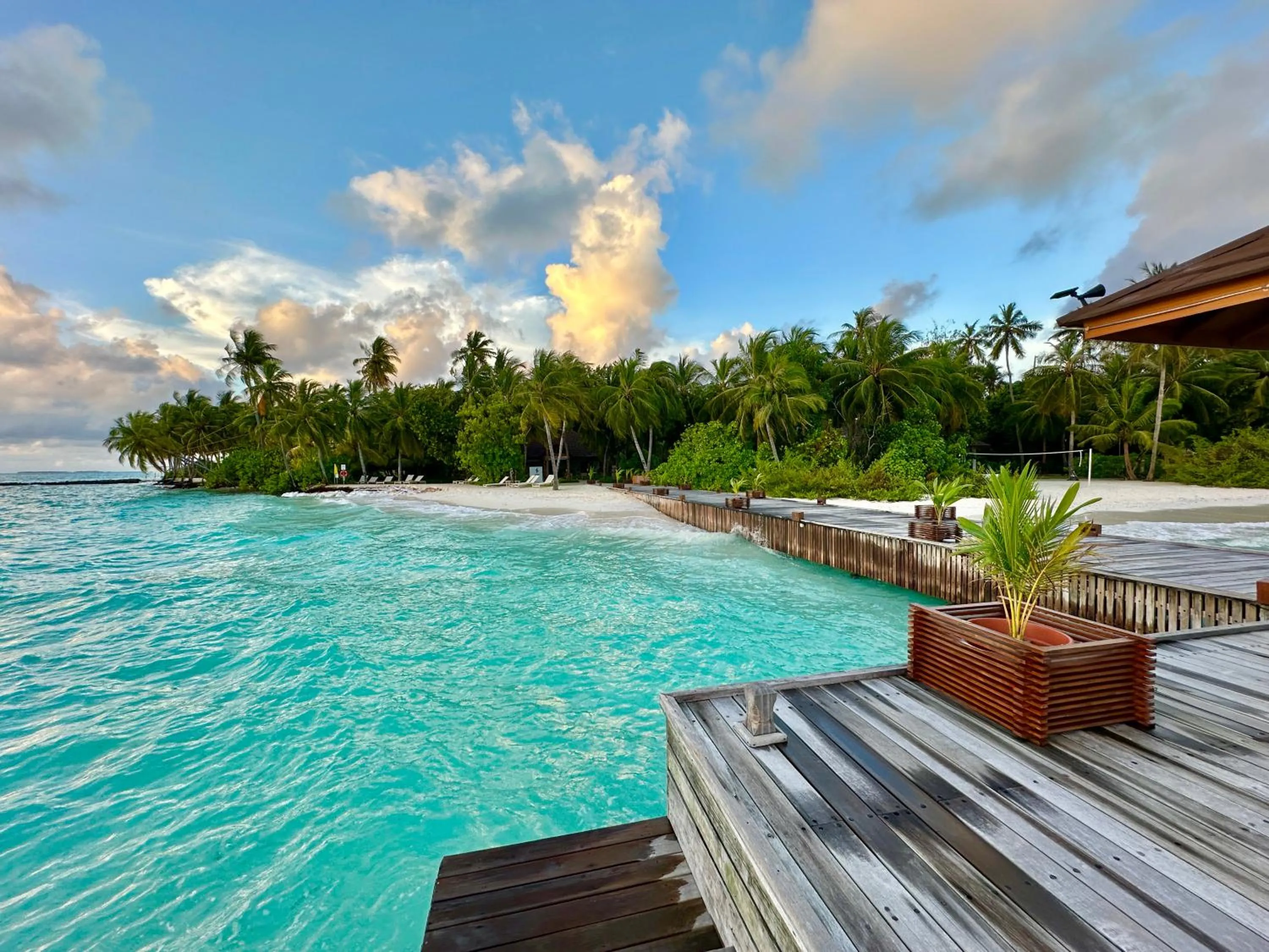 Property building in Fiyavalhu Resort Maldives