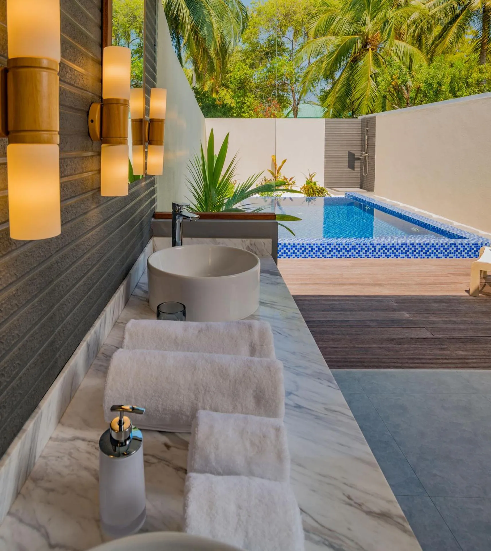 Bathroom in Fiyavalhu Resort Maldives