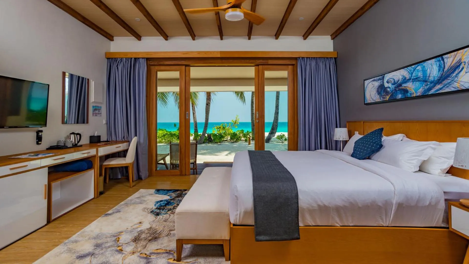 Bedroom, Bed in Fiyavalhu Resort Maldives