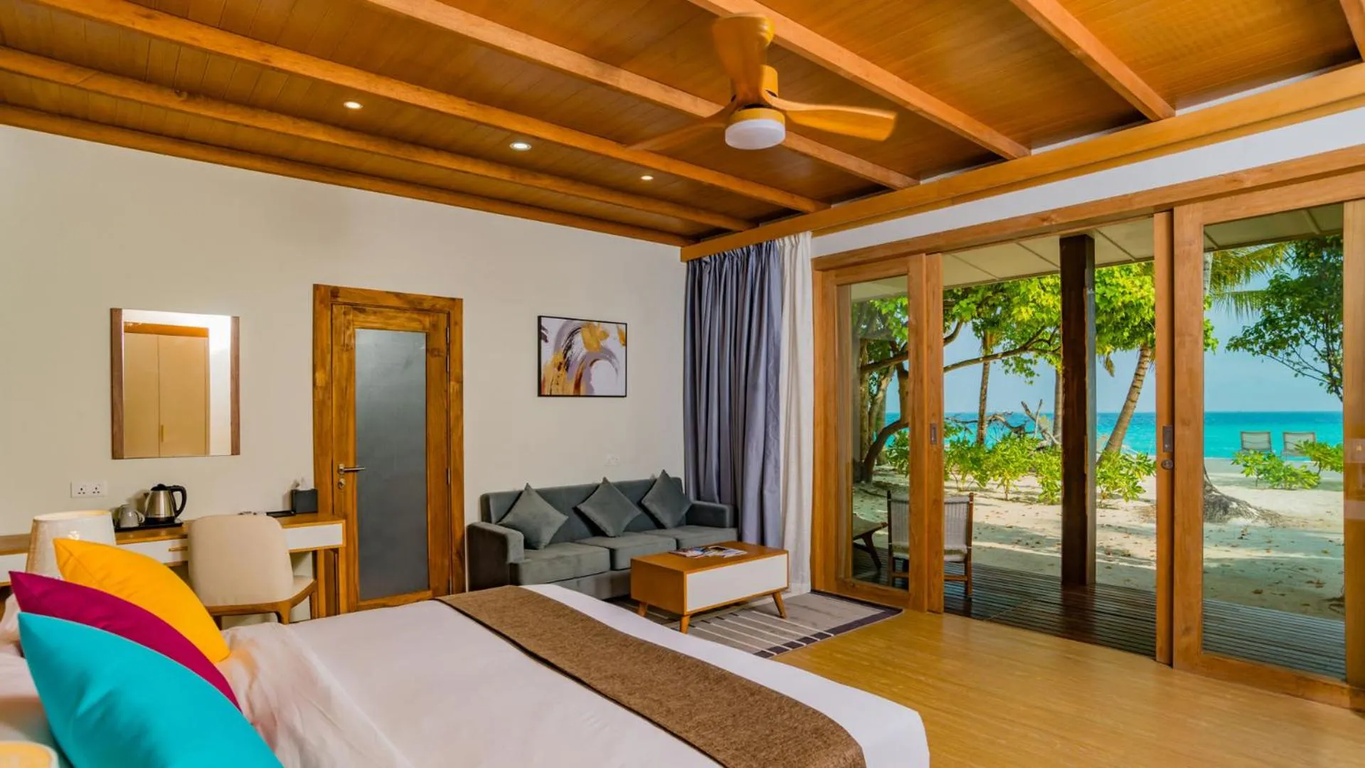 Bedroom, Bed in Fiyavalhu Resort Maldives