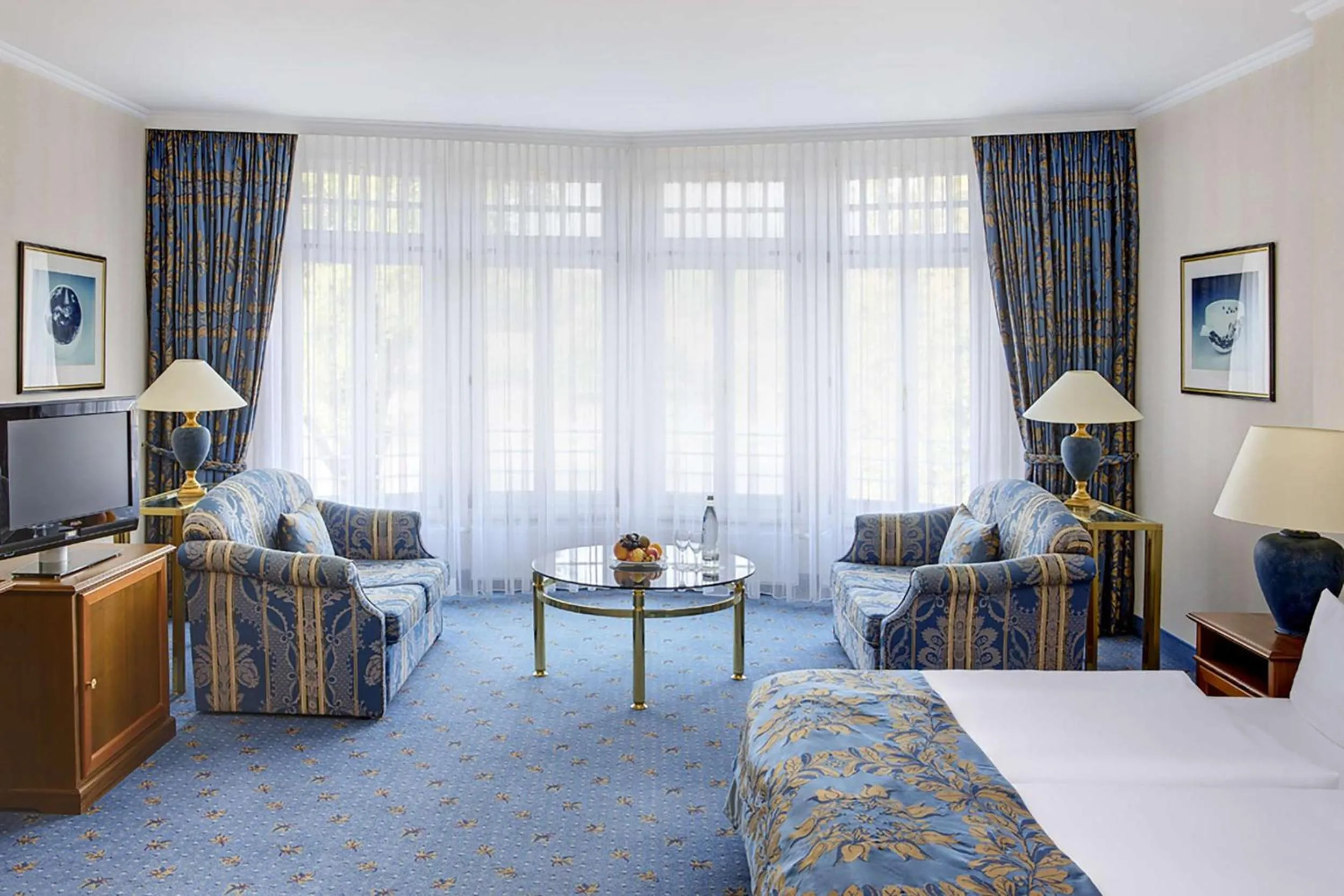 Photo of the whole room, Bed in Dorint Parkhotel Meißen