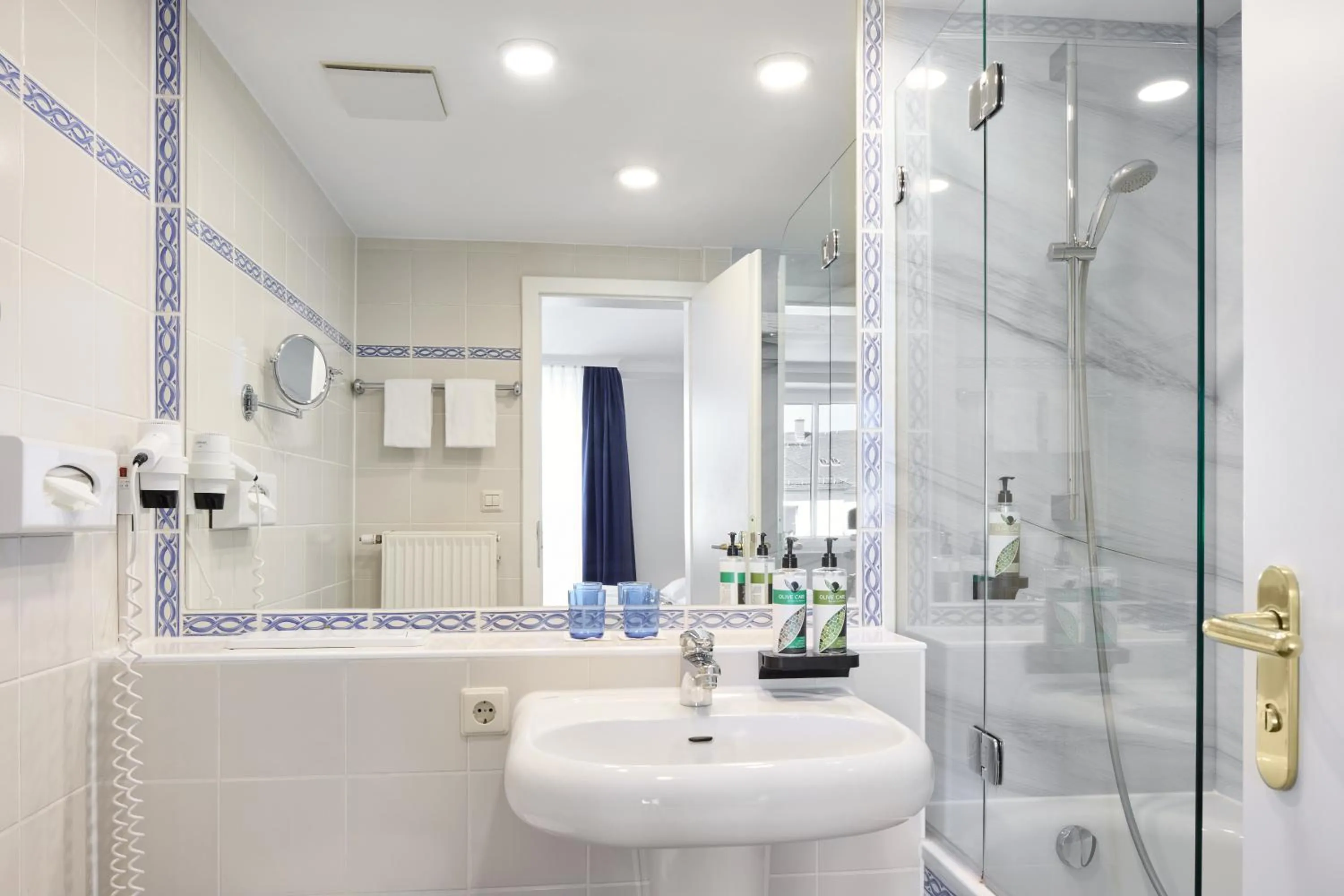 Bathroom in Dorint Parkhotel Meißen