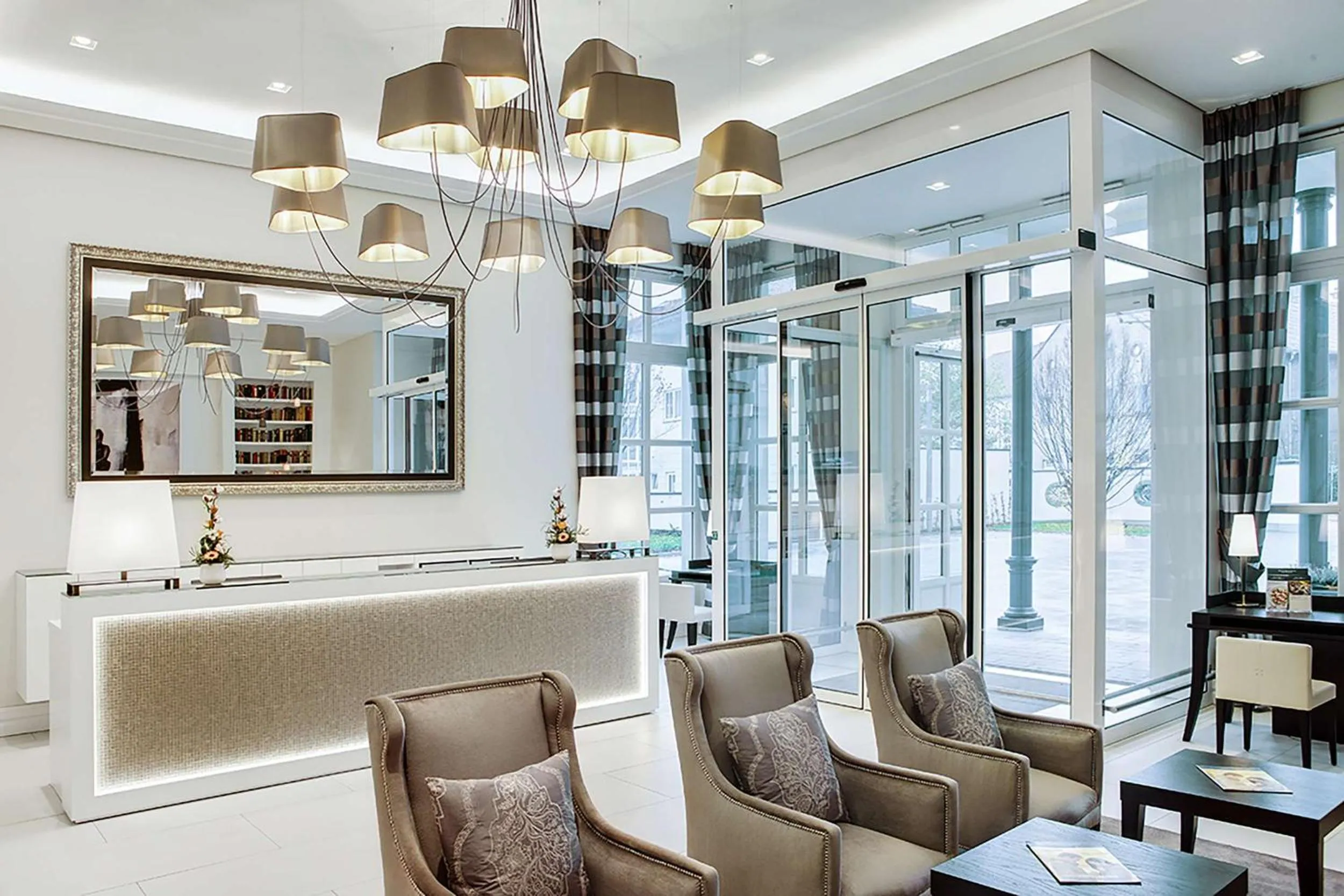 Lobby or reception in Dorint Parkhotel Meißen