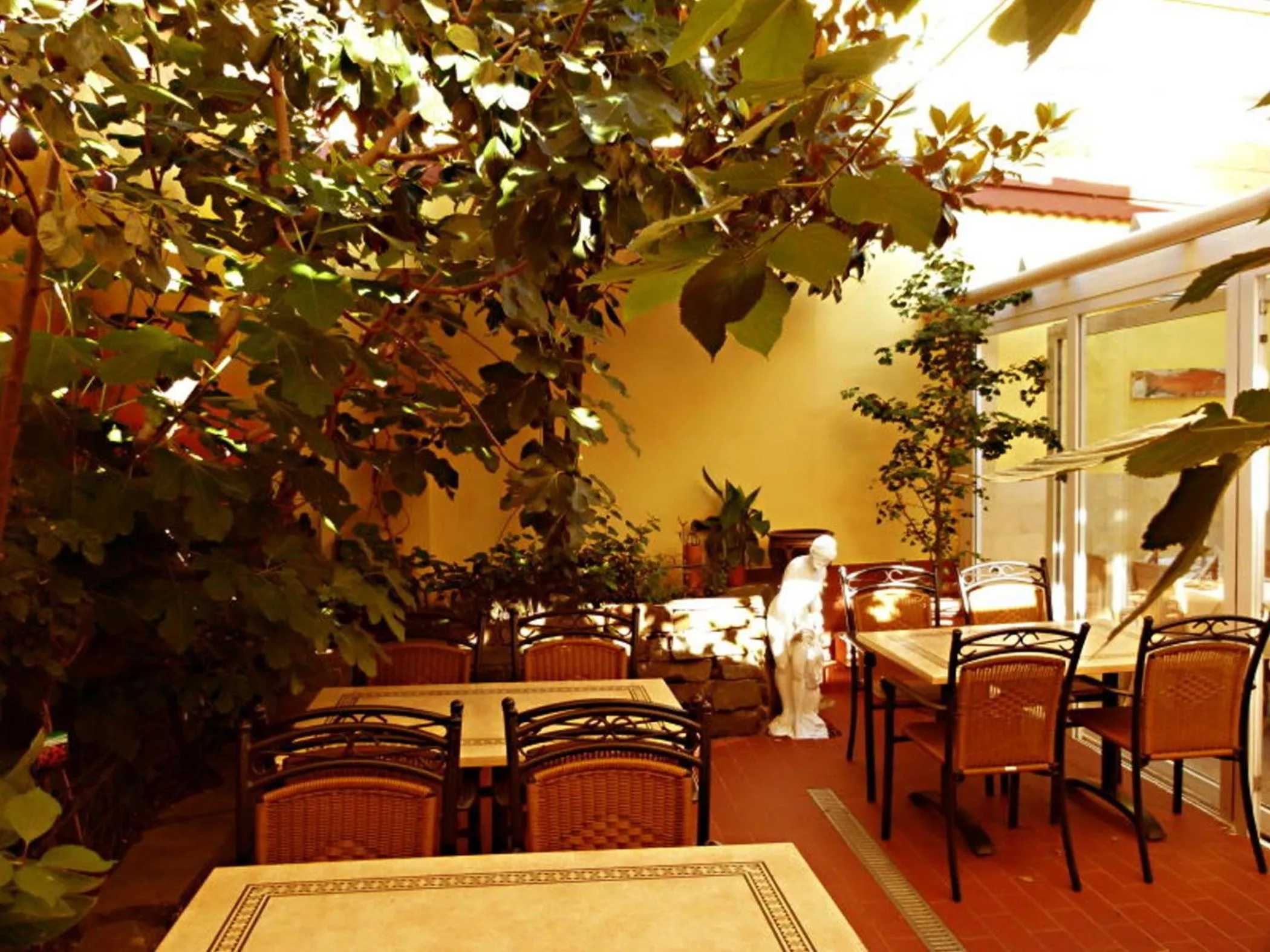 Restaurant/places to eat in Hotel Markt3