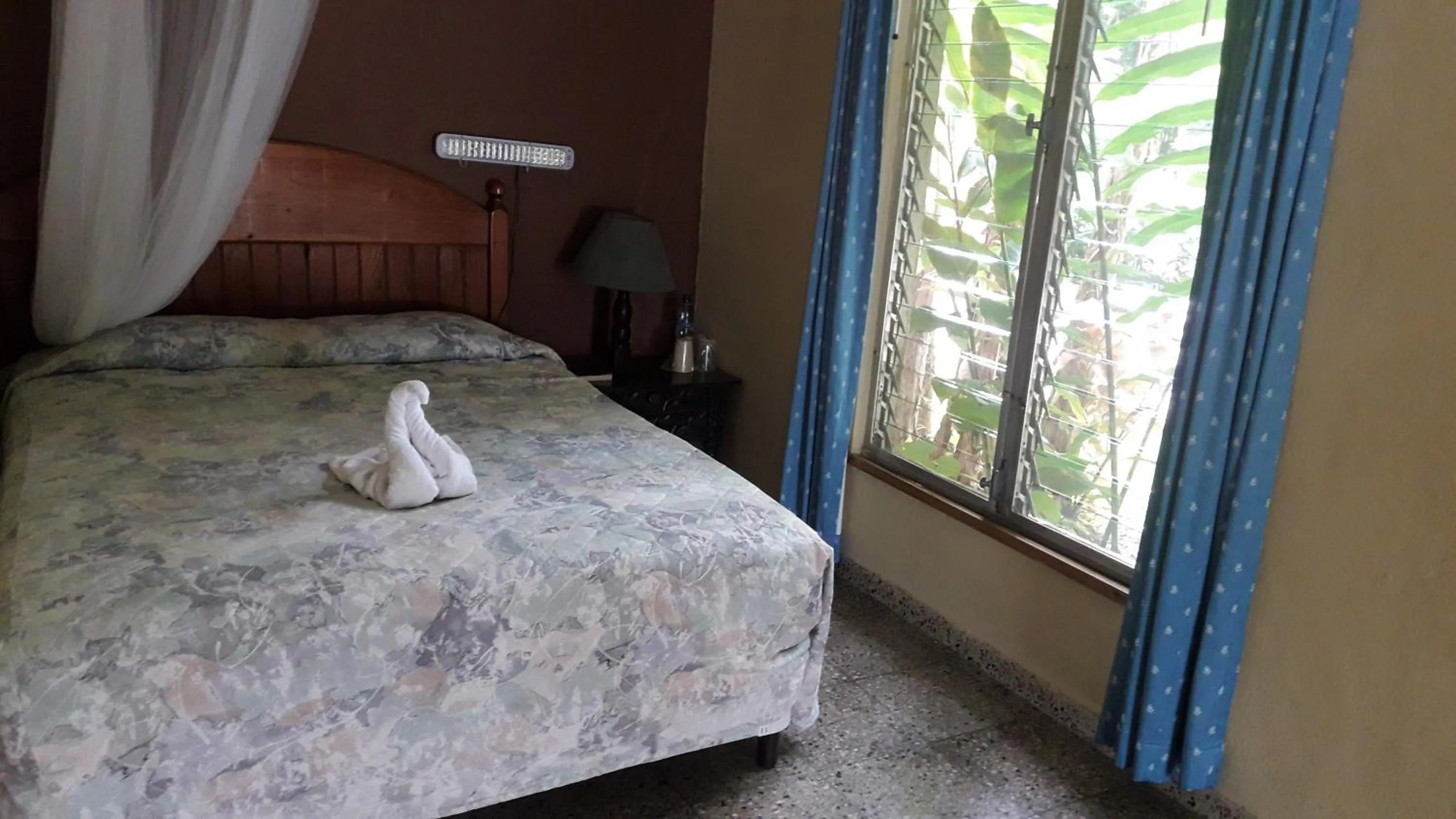 Bed in Hotel Tikal Inn