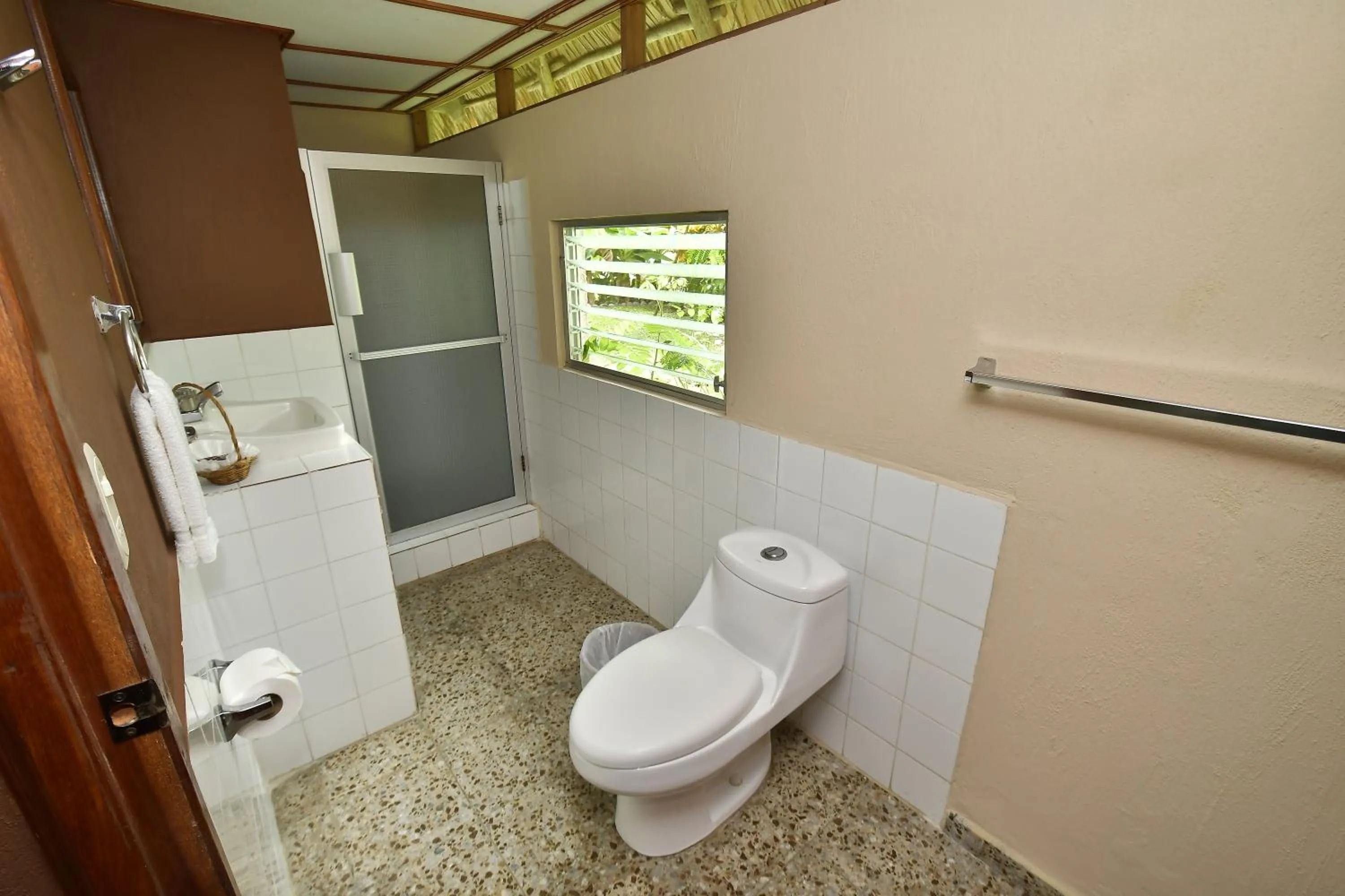 Bathroom in Hotel Tikal Inn
