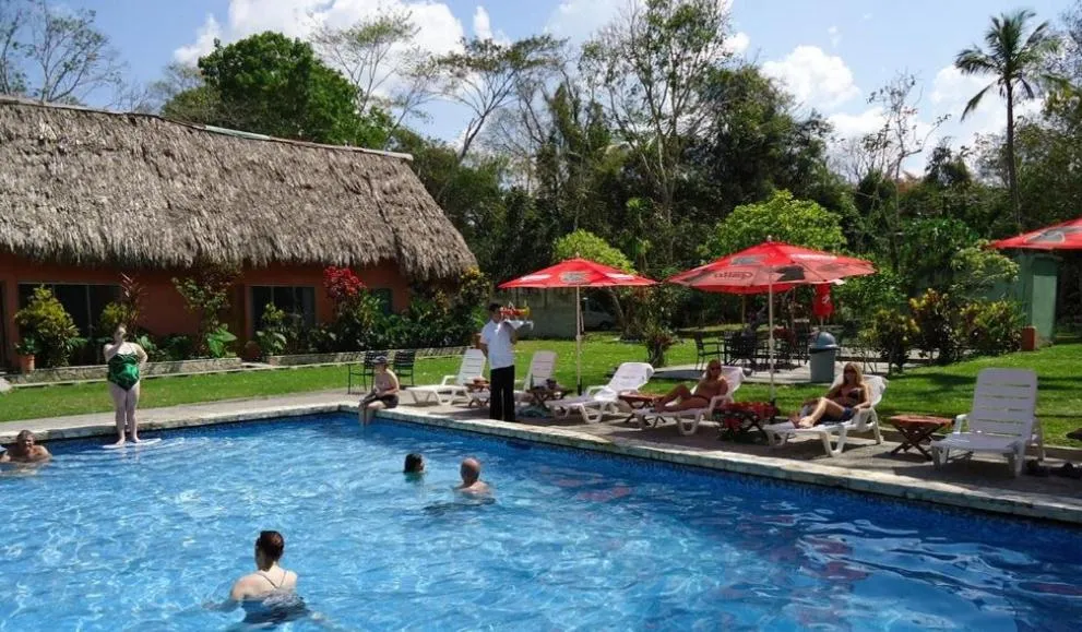Swimming pool in Hotel Tikal Inn