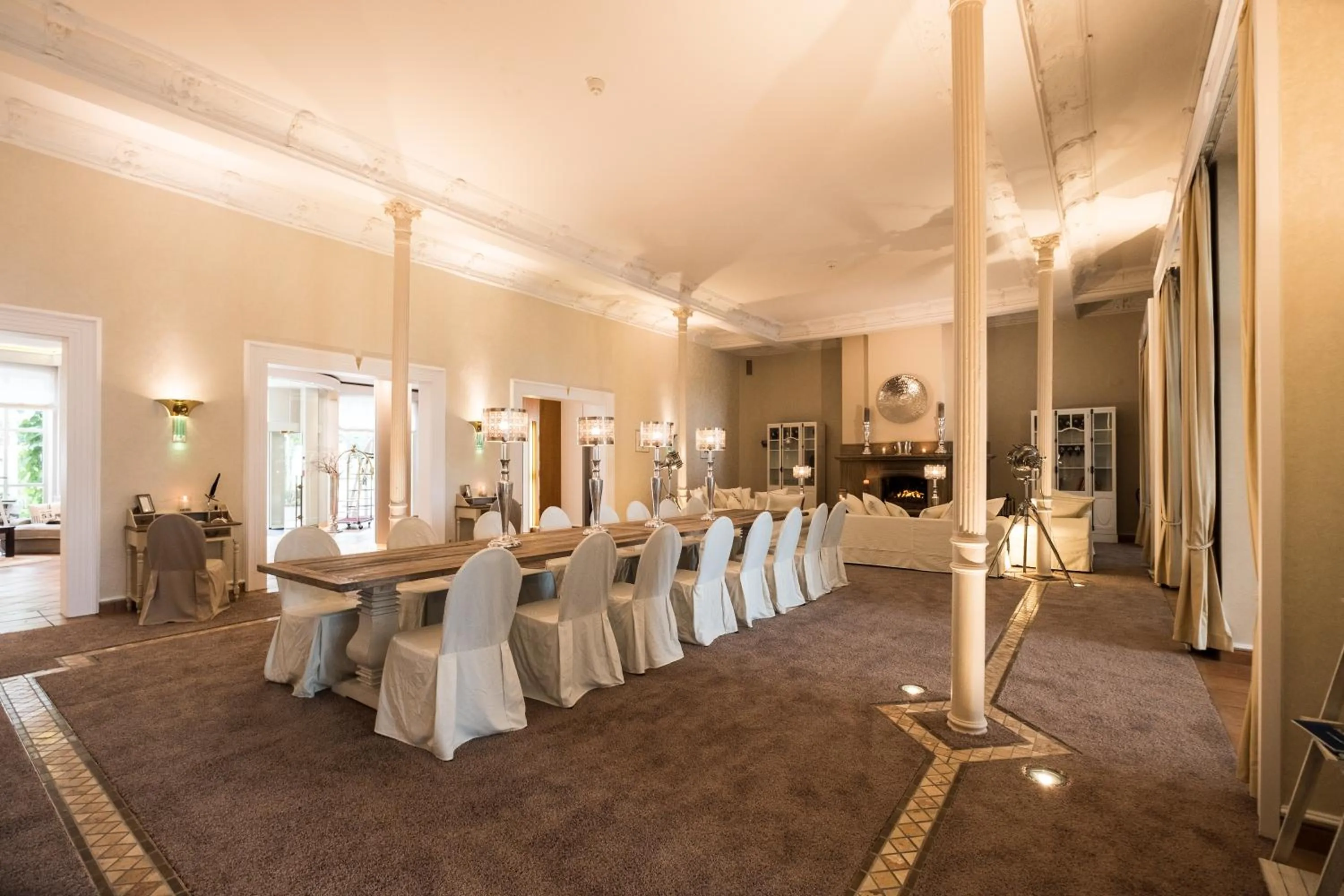 Lobby or reception in Das 53°Hotel