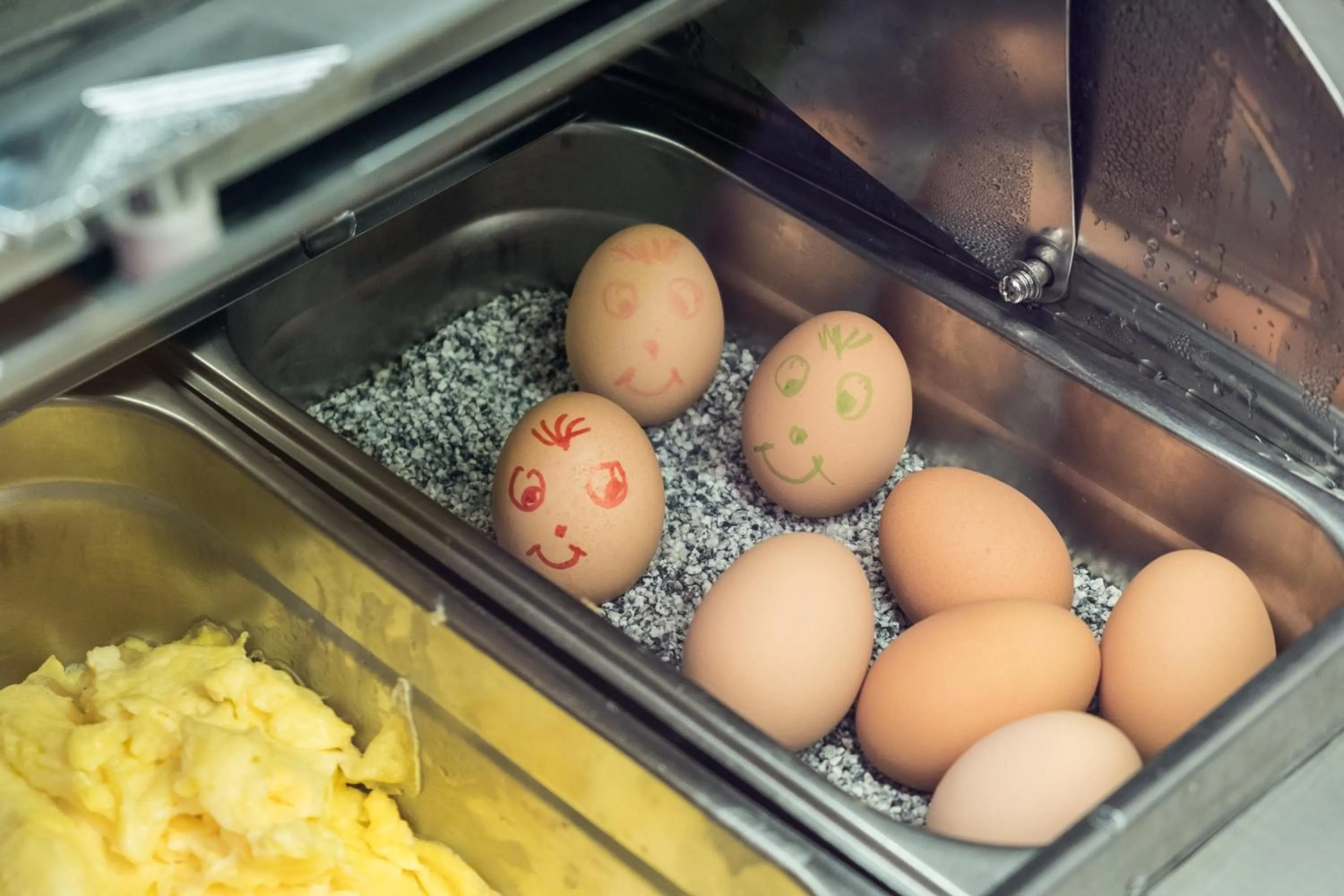 Buffet breakfast in Das 53°Hotel