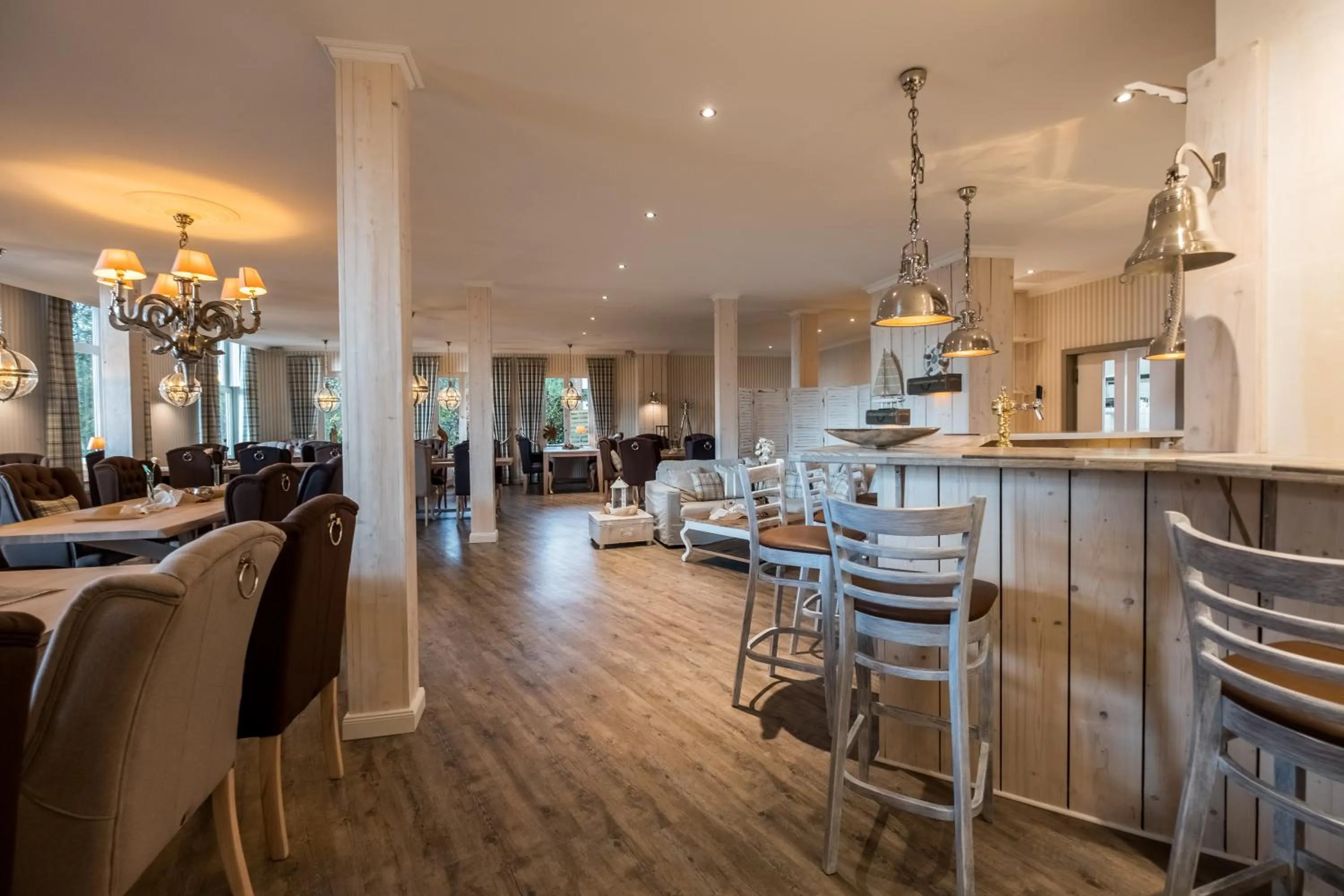 Restaurant/places to eat in Das 53°Hotel