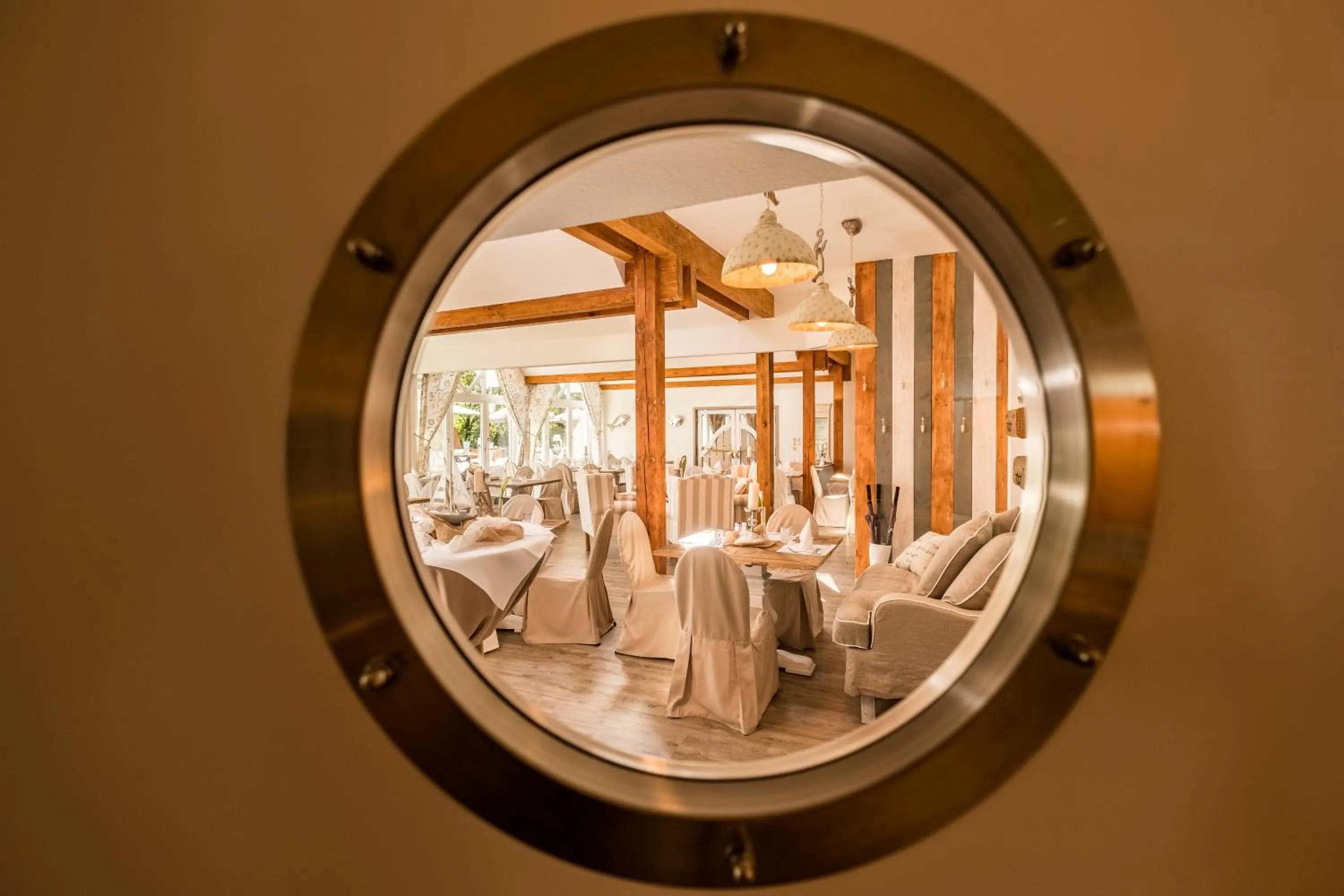 Restaurant/places to eat in Das 53°Hotel