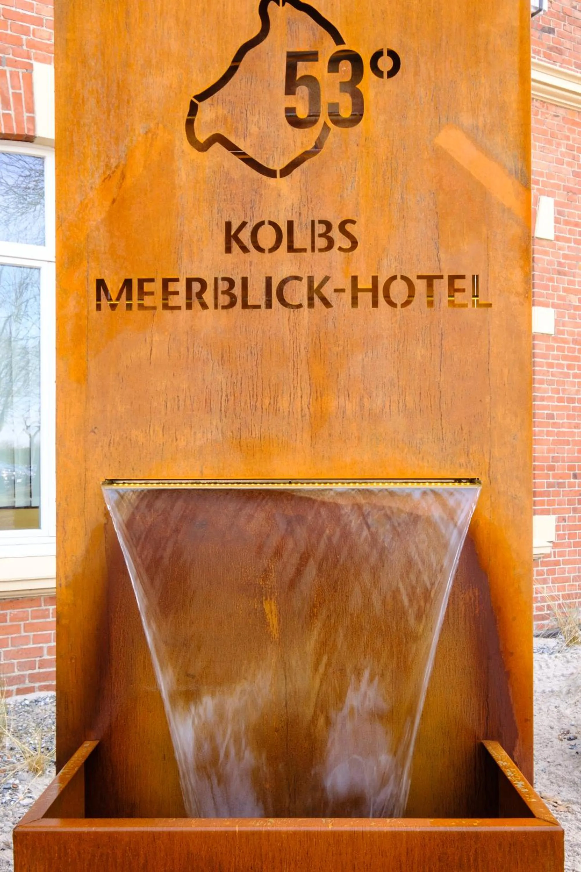 Facade/entrance in Das 53°Hotel